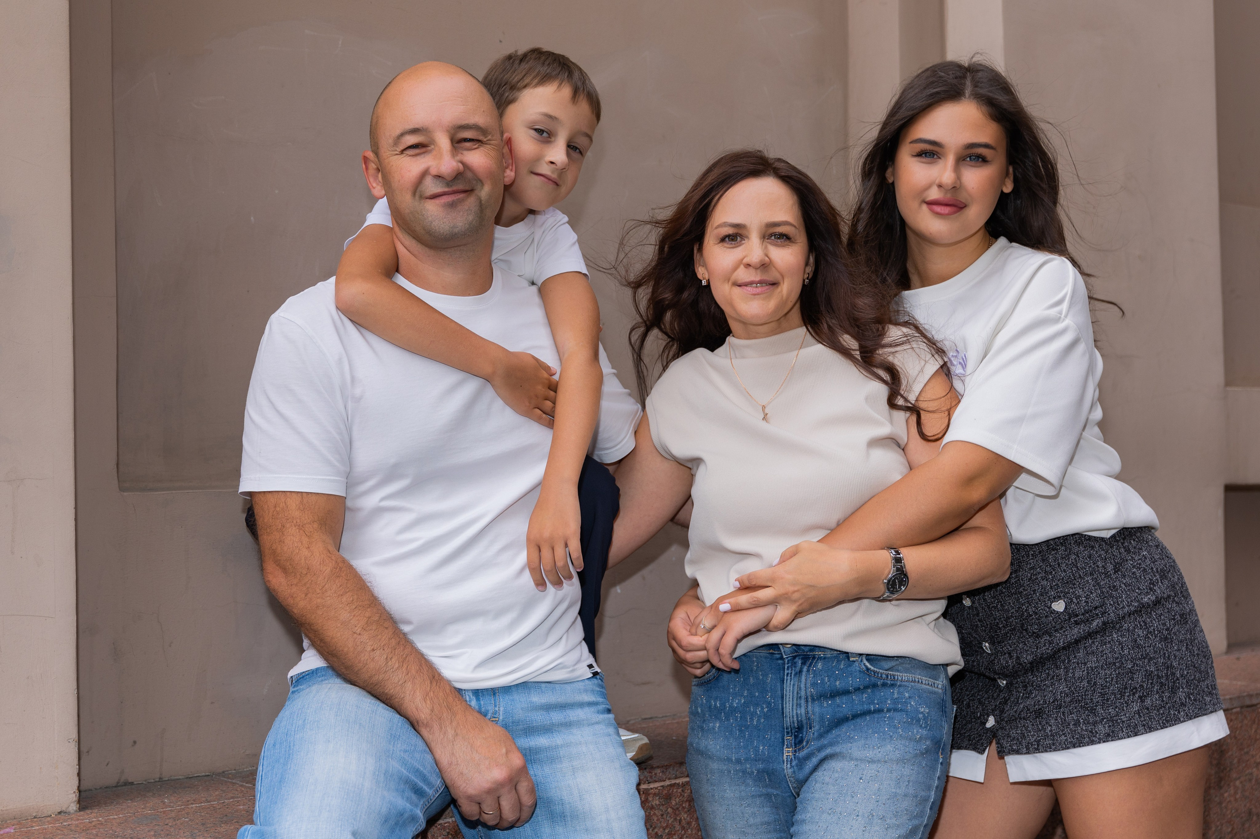 Владивосток, индивидуальная фотосессия, семейная фотосессия, фотосессия, фото, фотосессия для семьи, поза, позировка, фотография, женский портрет, дальний восток, портрет, малый дворик гума, гум