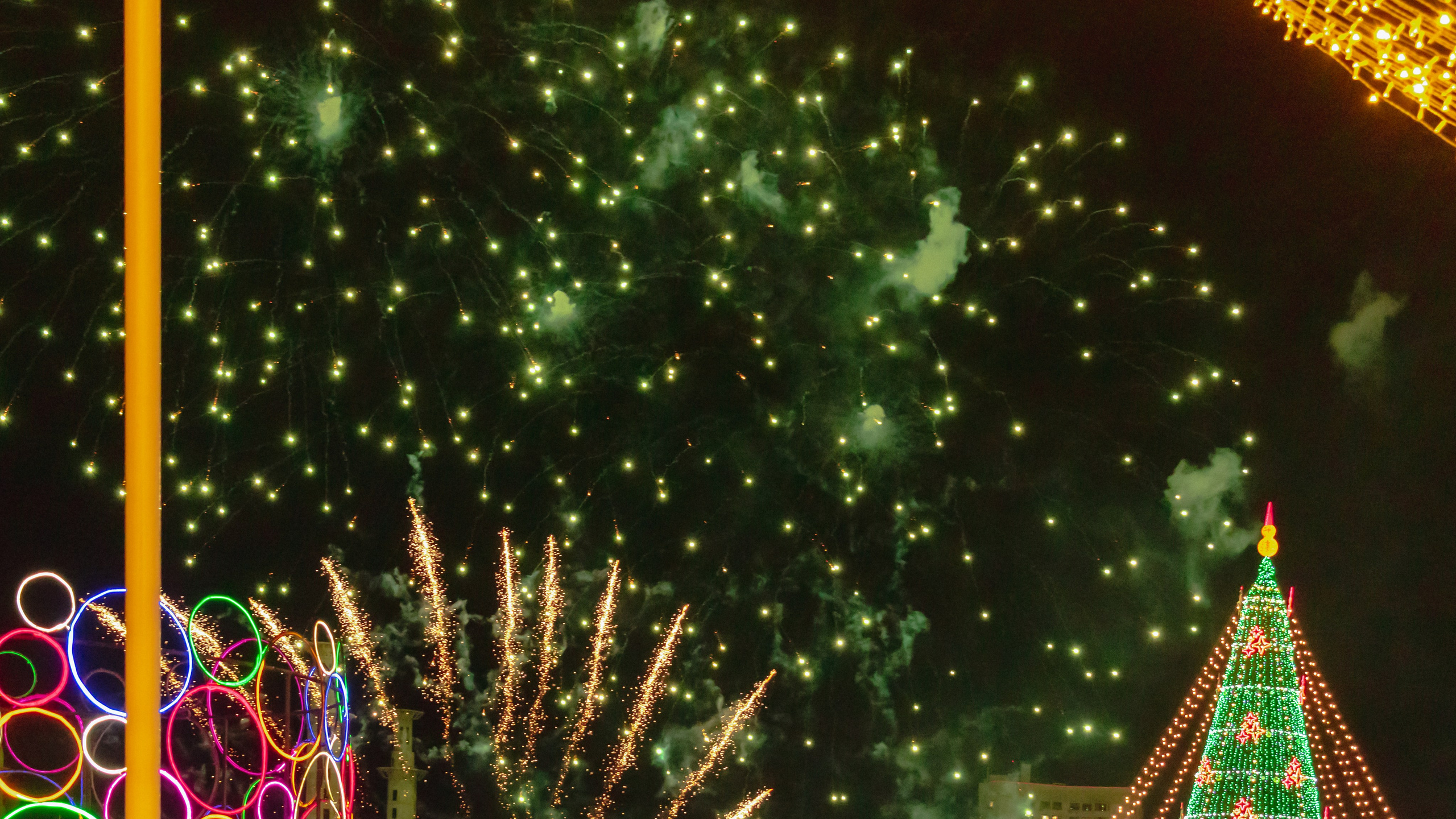 Праздничный салют Новый год Набережные Челны. Фотограф в Набережных Челнах Мари Сенчик