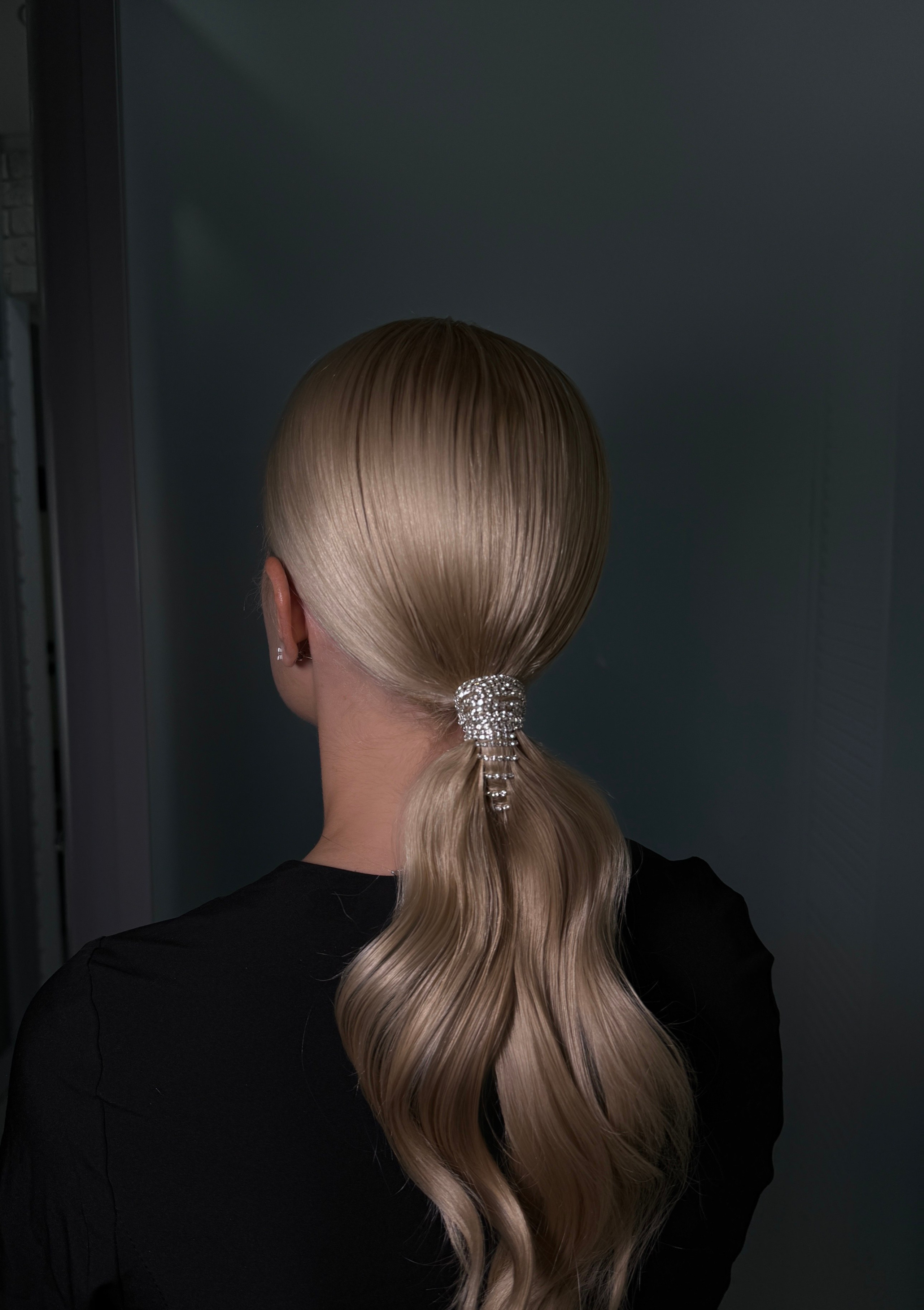 УКЛАДКА ВОЛОС ПРИЧЕСКИ В МОСКВЕ. СВАДЕБНЫЙ ВИЗАЖИСТ-СТИЛИСТ В МОСКВЕ ПРИЧЕСКИ МАКИЯЖ БРОВИ ВЫЕЗД