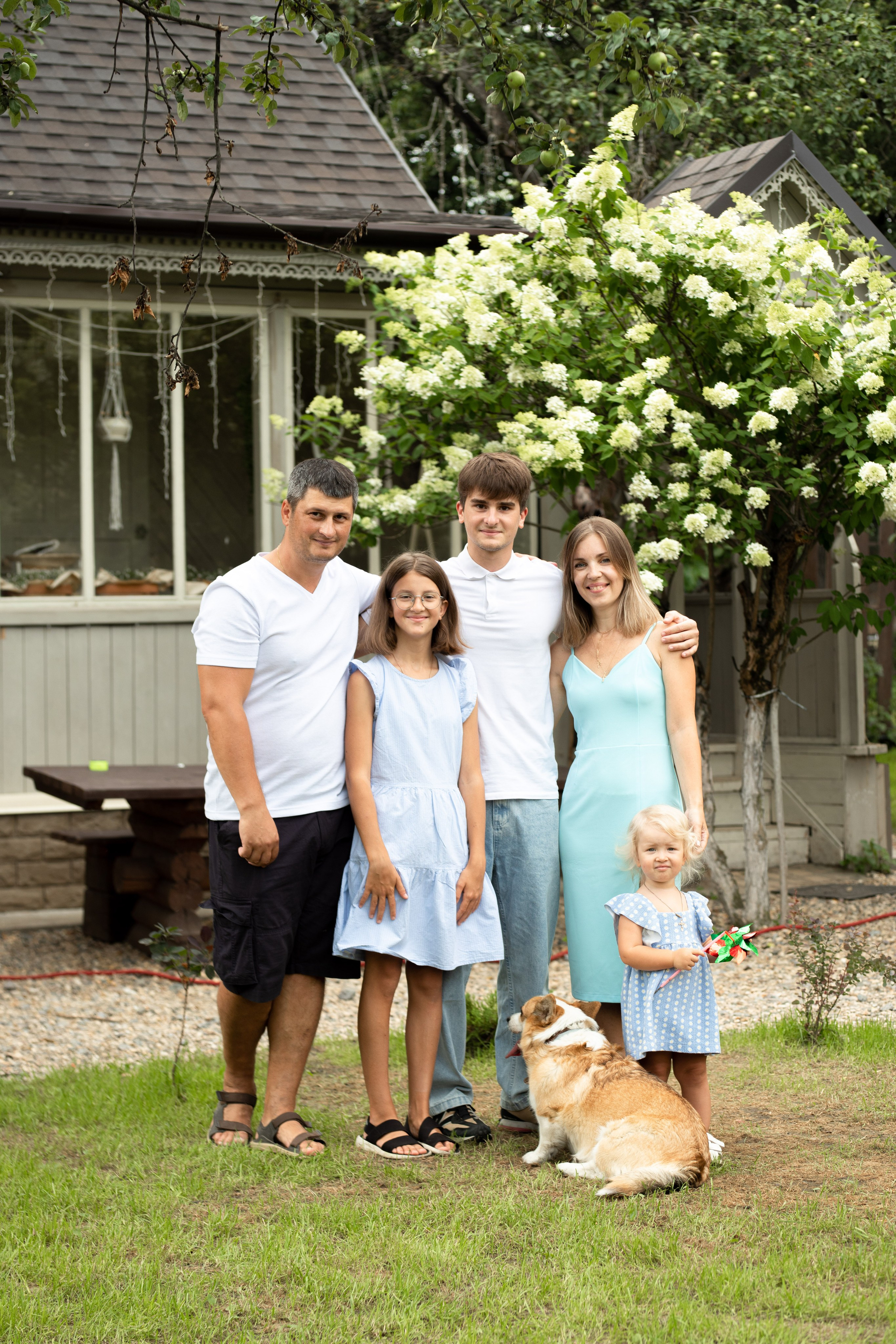 Семейная фотосессия на даче в Купавне. Фотограф в Железнодорожном и Балашихе