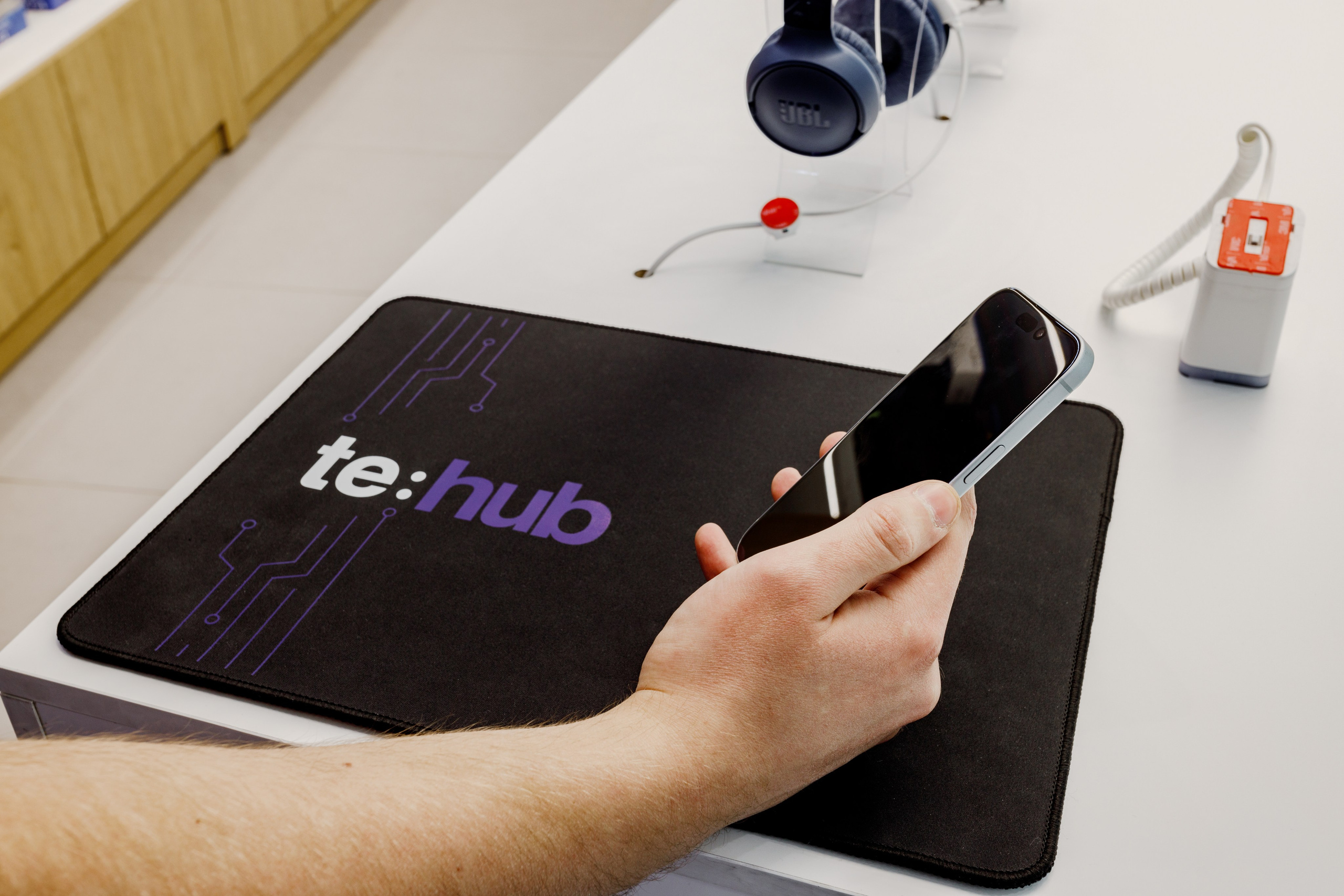 «the: hub» Магазин цифовой техники. Проект «LEN.CO» bureau г. Краснодар. Интерьерный фотограф в Краснодаре Алексей Шмуль
