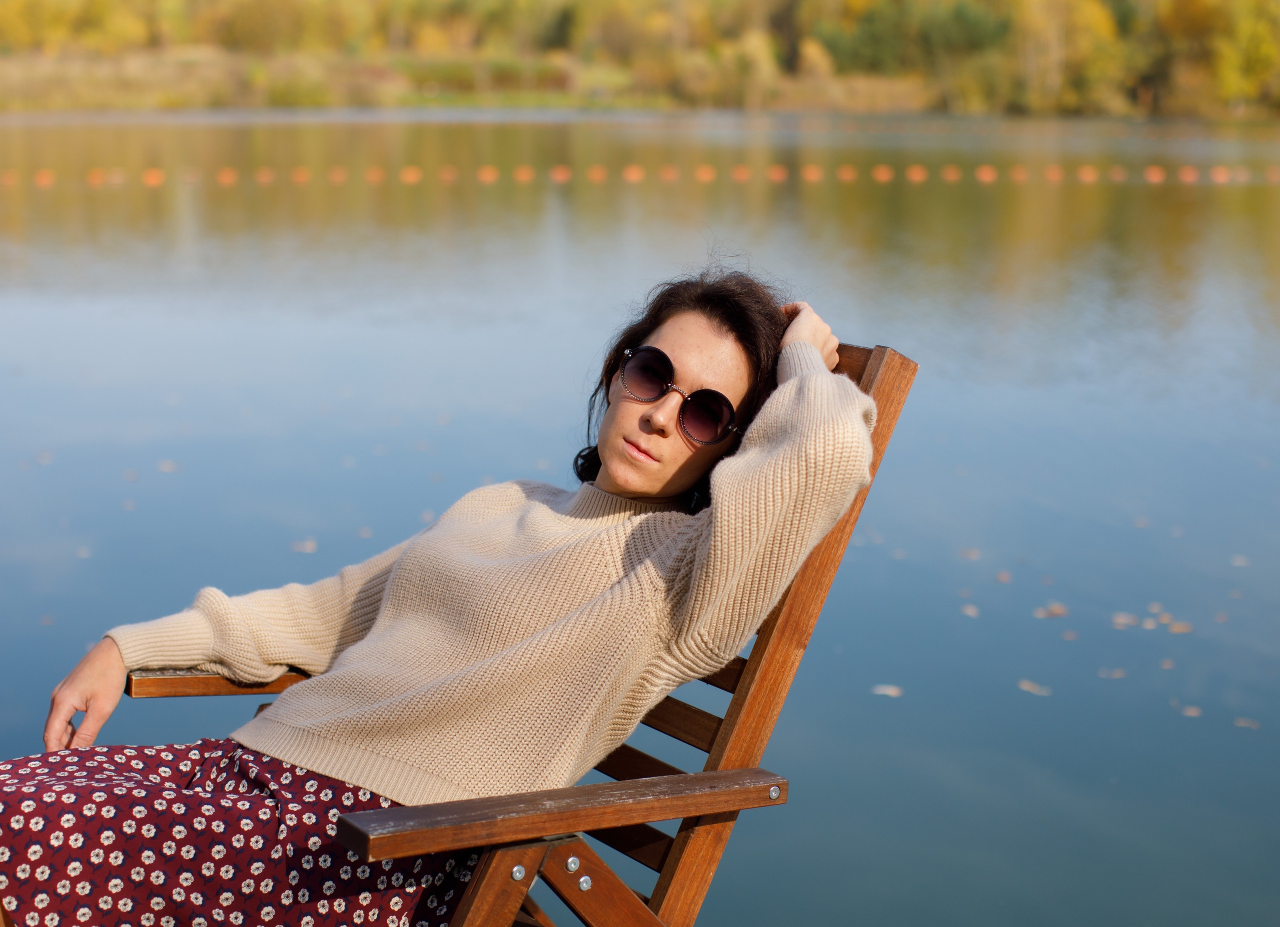 Когда лето встречается с осенью. Фотопрогулка с Дашей в загородном клубе. Портретный и семейный фотограф Юлия Герман