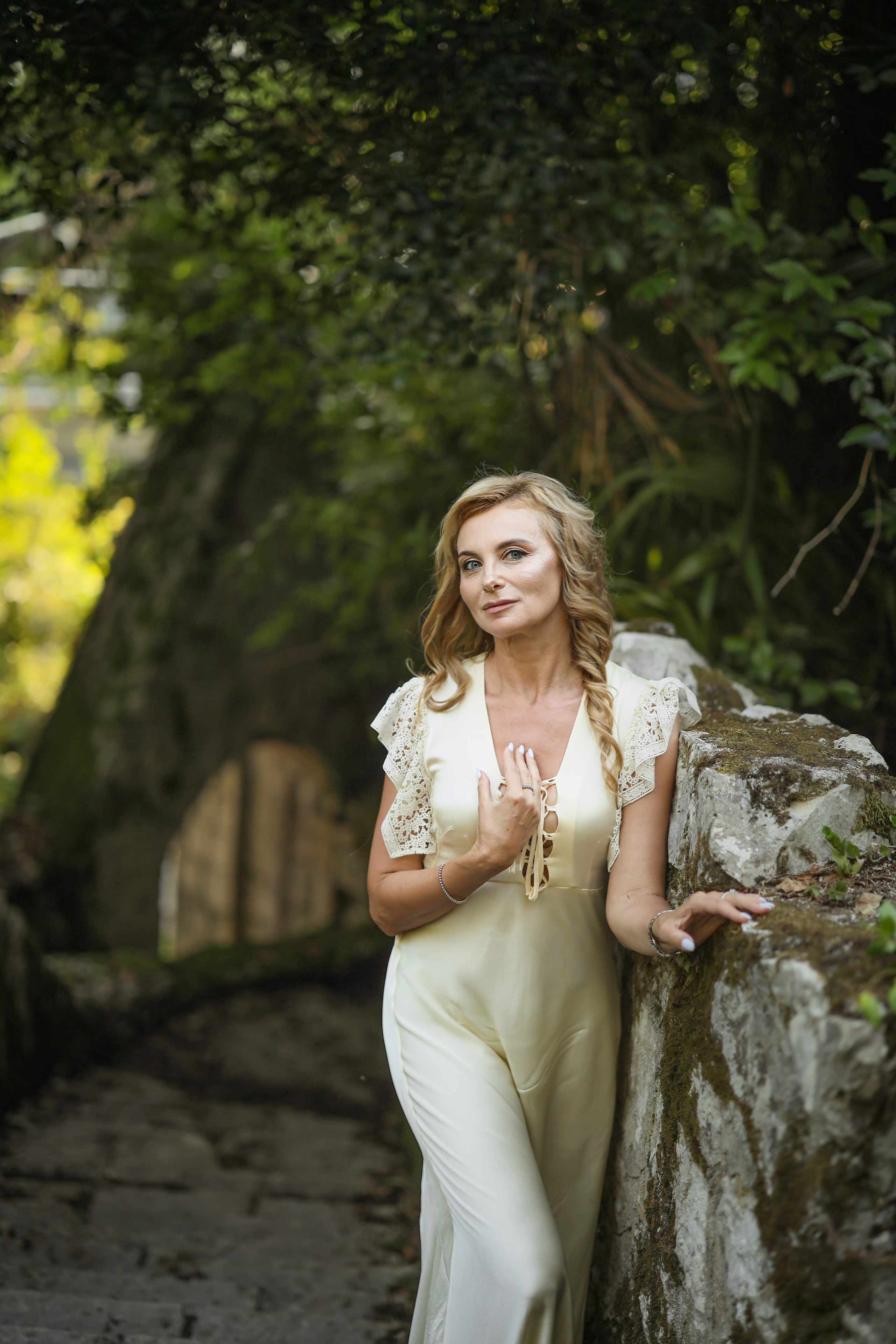 Фотосессия для Натали в замке Княгини Ореховой. Свадебный и семейный фотограф в Абхазии Жанна Соснина