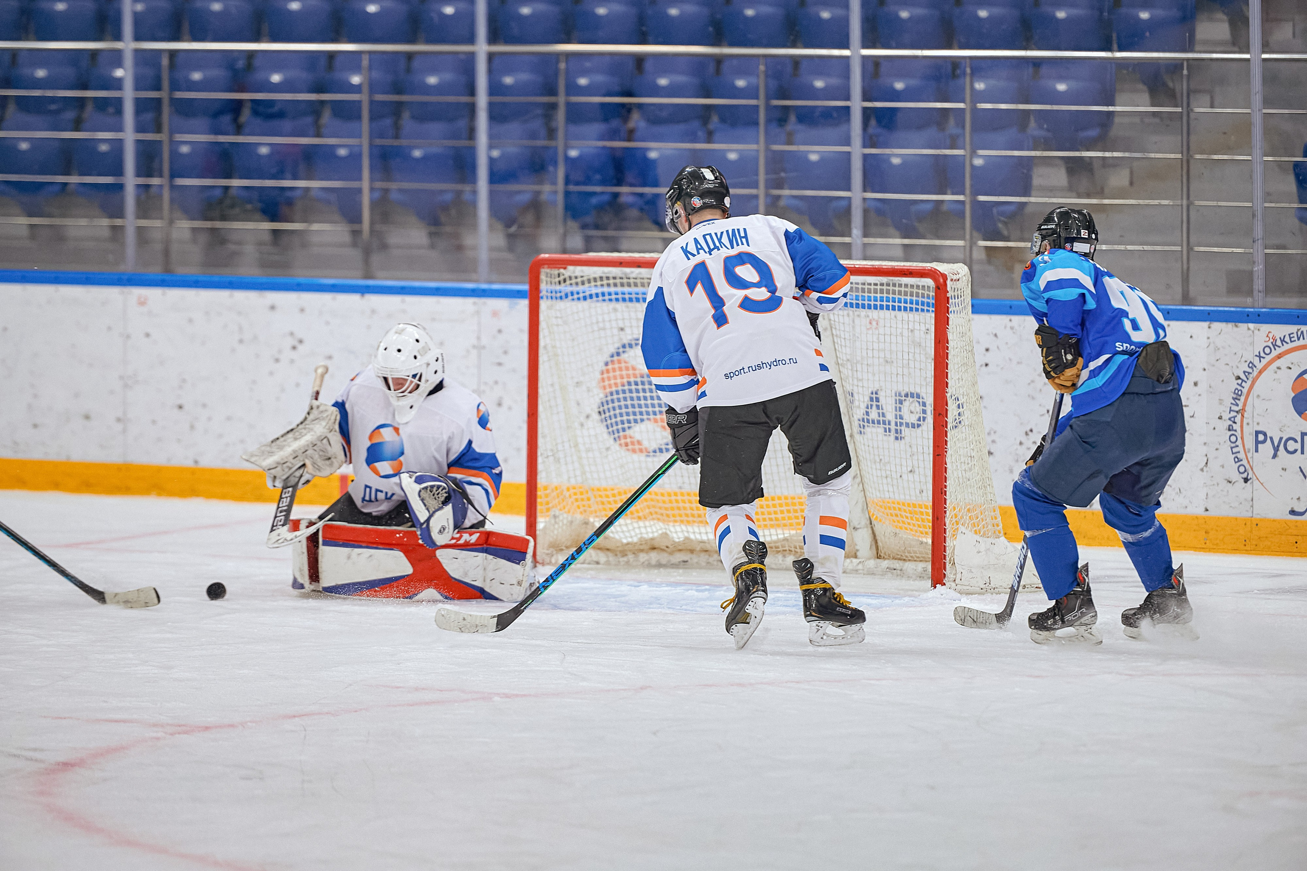 Портфолио репортажной фотосъёмки: Кристалл арена — Хоккей — РусГидро. Фотограф Яковлев Роман — Красноярск