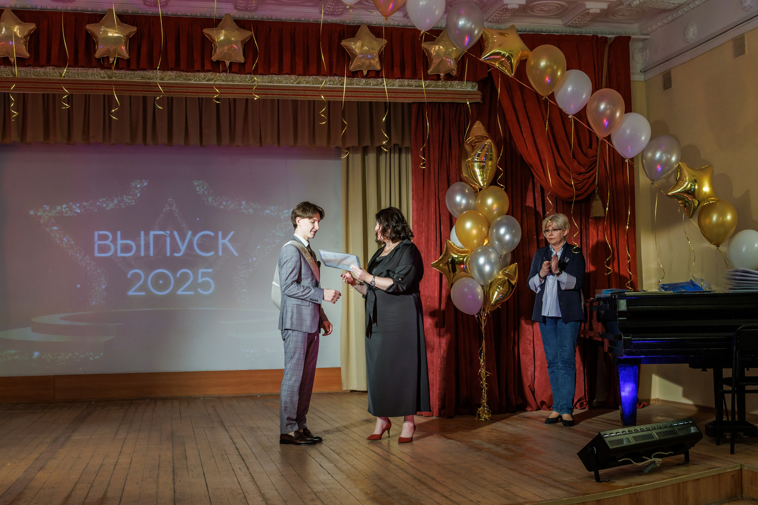 11 класс / Выпускной / ГБОУ № 1503 / г. Москва. Детский и семейный фотограф Мария Киселёва. Москва