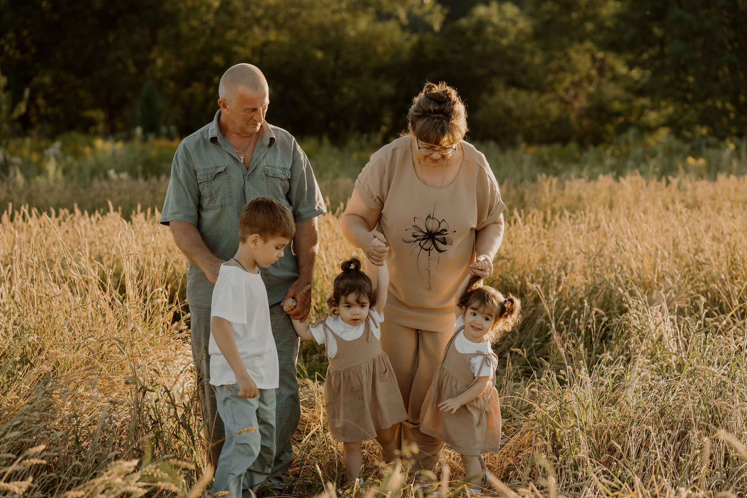 Съемка с внуками. Свадебный и индивидуальный фотограф в Суворове Клюева Мария