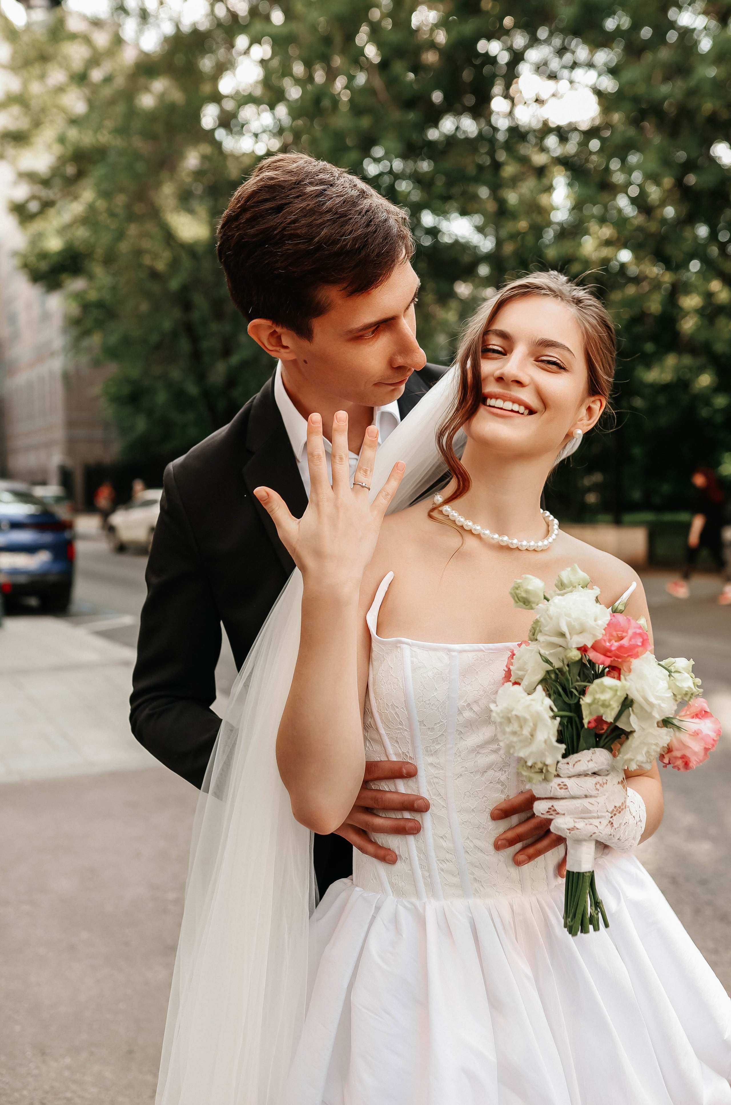 Уличная свадебная фотосессия. Свадебный и семейный фотограф в Москве