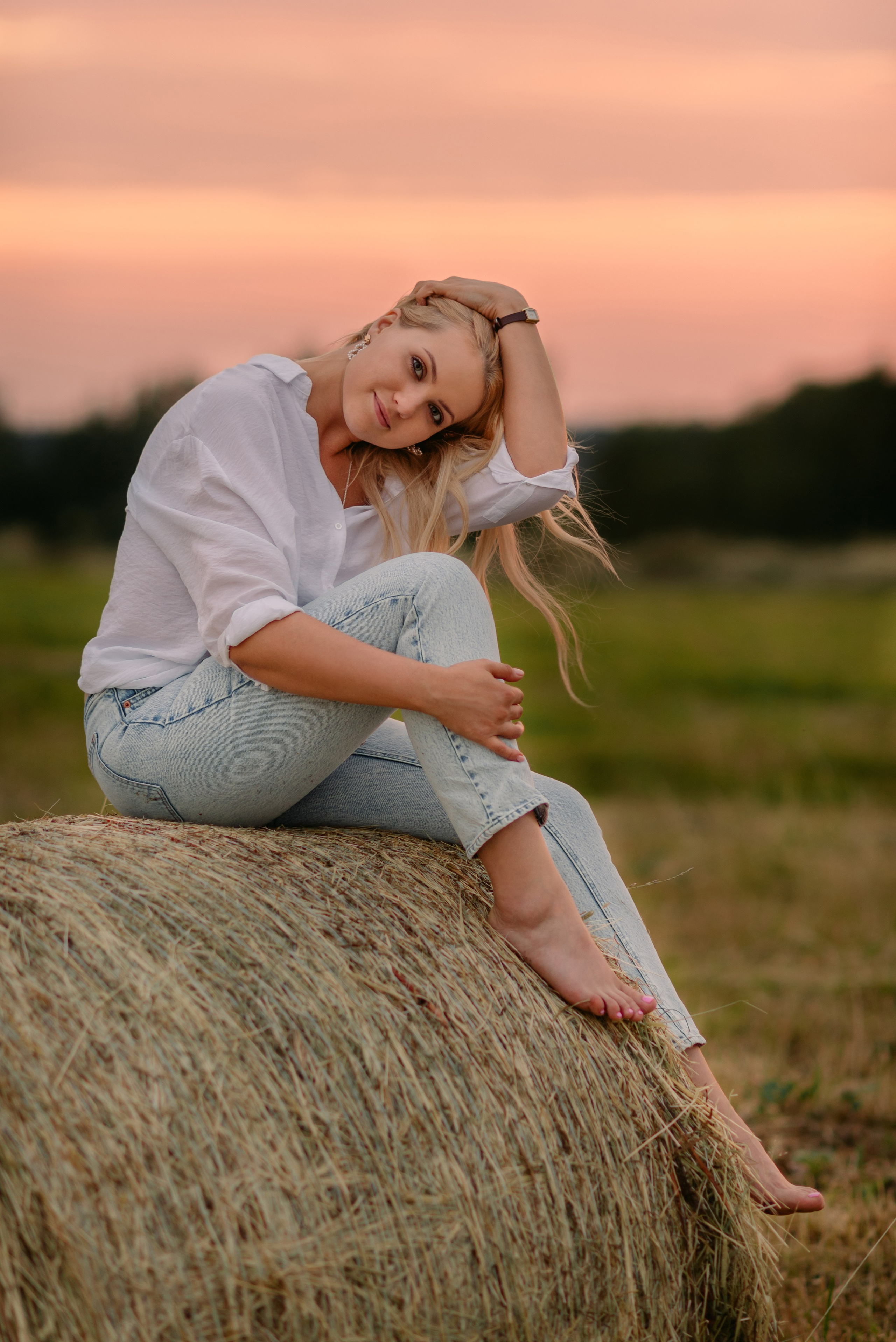 Фотосессия в стогах. Фотограф Юлия Кондратьева