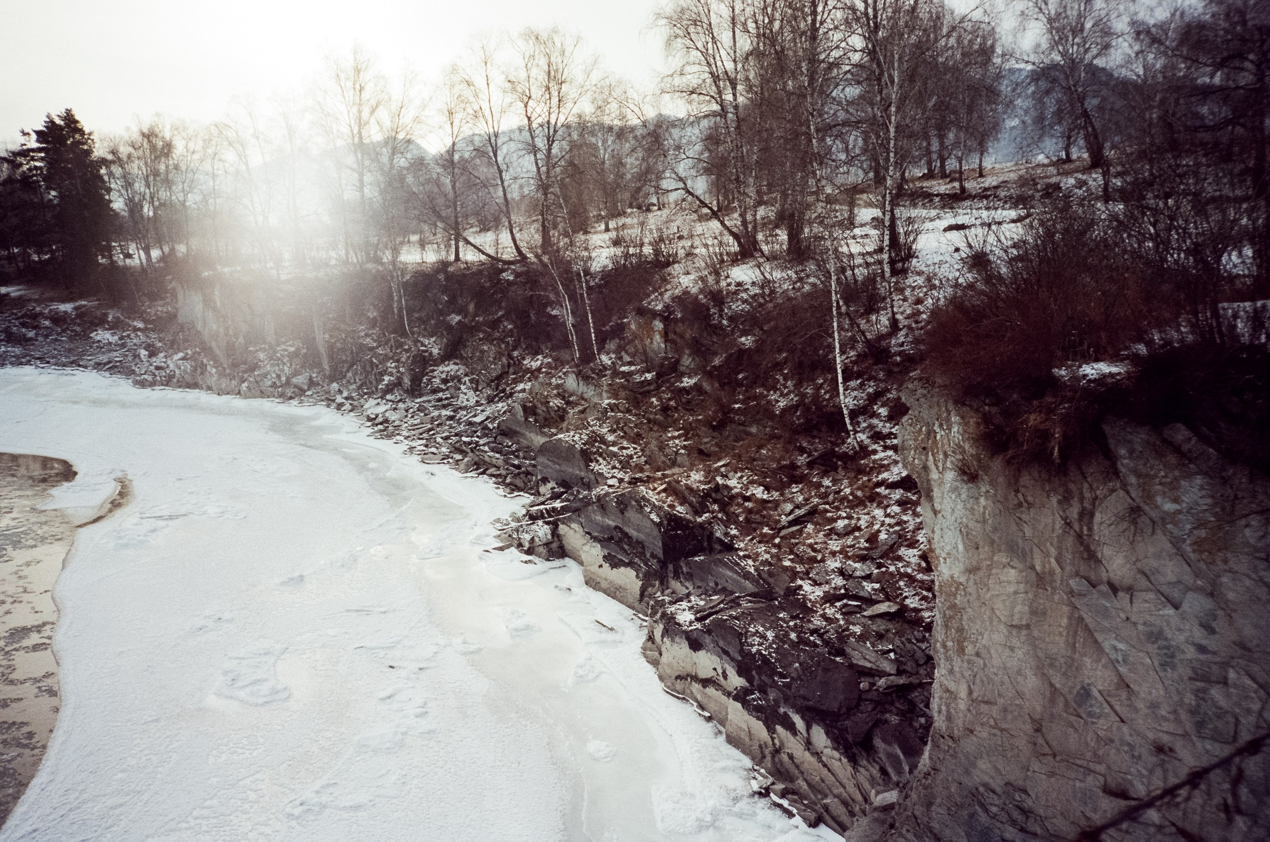Мост над скалами Зубы Дракона. Зимняя Катунь. Фотограф-документалист Мария Осокина