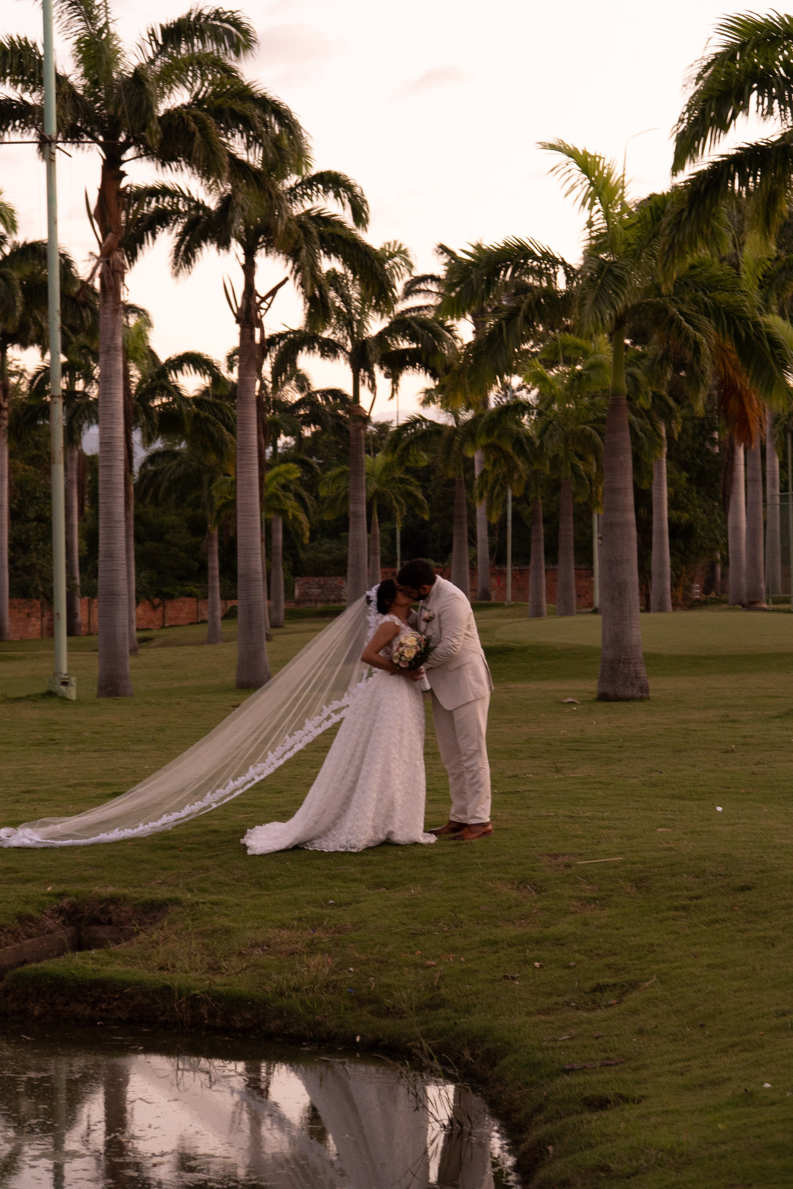 Carola & Gerson. Wedding Photographer in Barcelona and Medellin