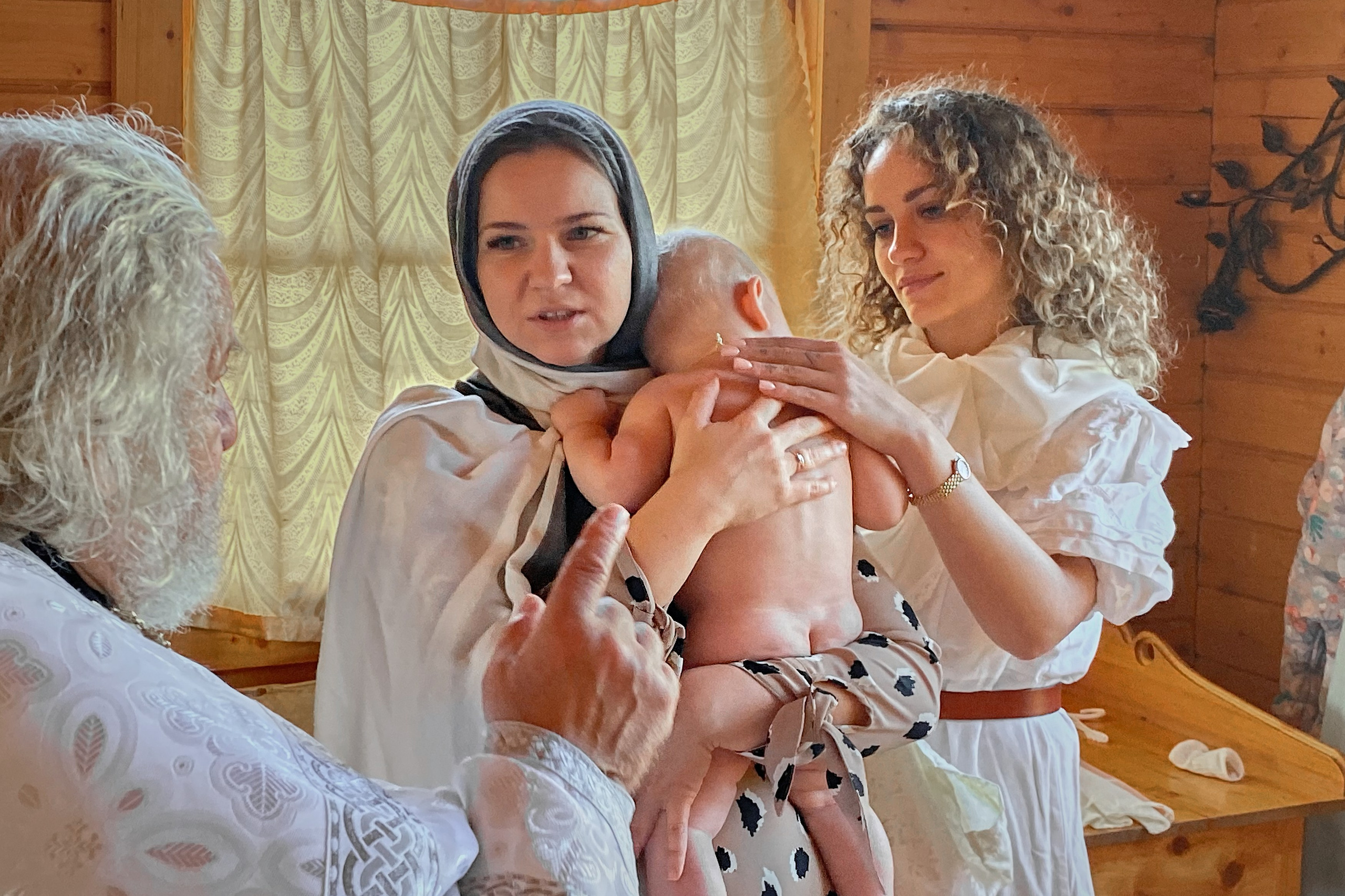 Крещение. Профессиональный фотограф новорождённых в Москве Елена Сатюкова