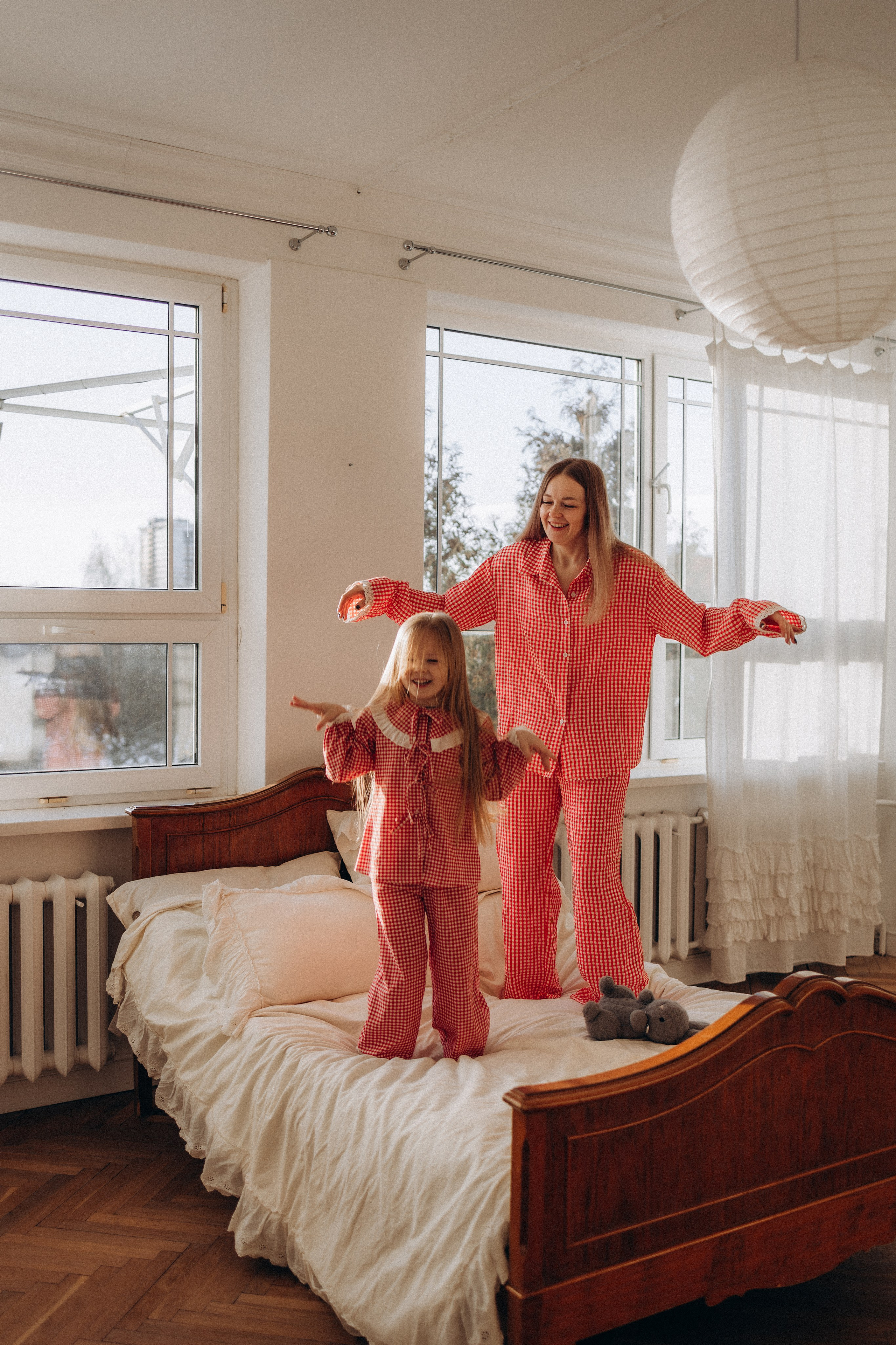 Та самая милая фотосессия мамы и доченьки в студии (февраль, 2026г), г. Обнинск (Калужская обл.). Надежда Стар семейный и церковный фотограф в Жукове и Калужской области