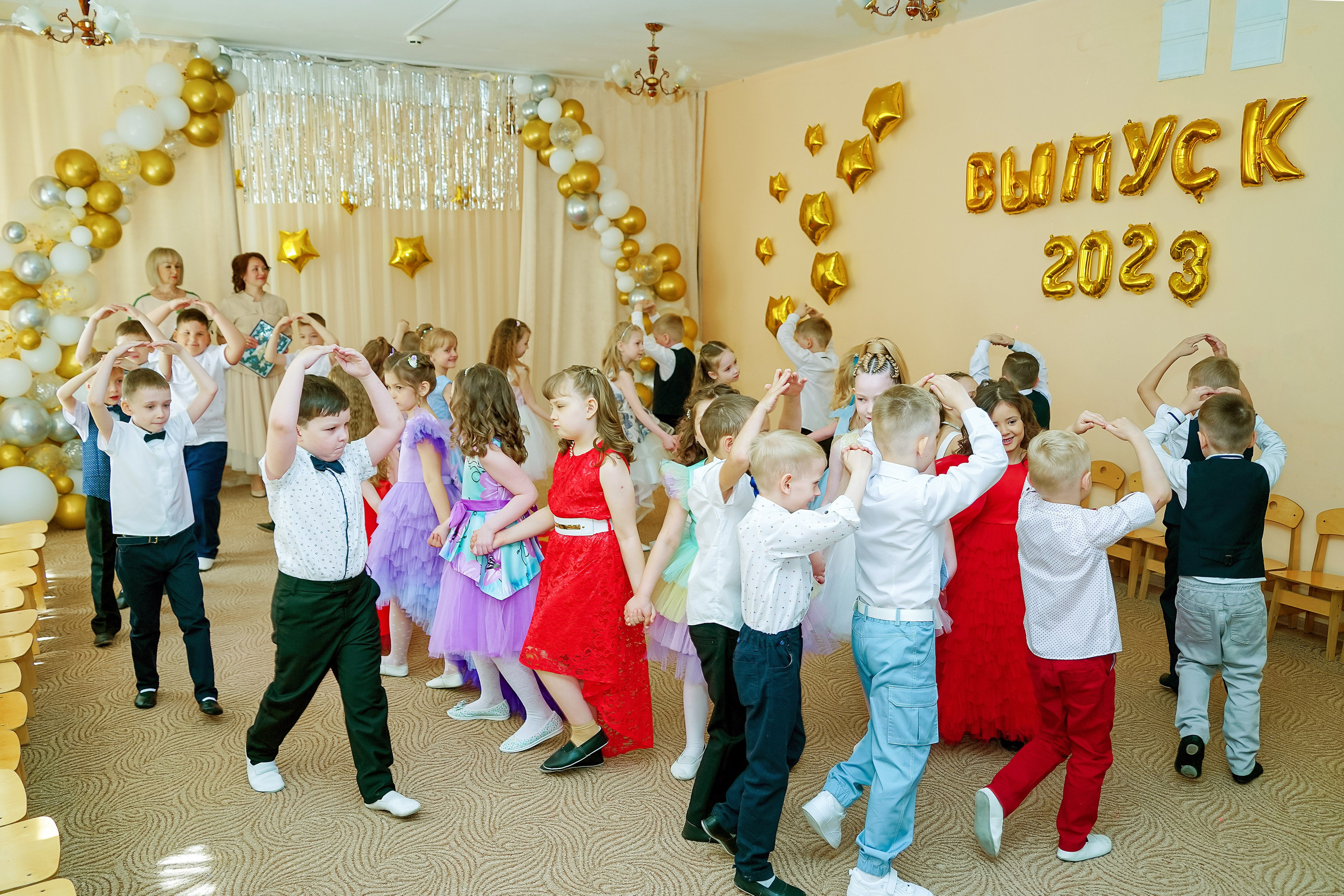 Фотосъемка видеосъёмка фотограф видеооператор новогодних утренников  в. Фотограф, видеооператор Нина Коршунова