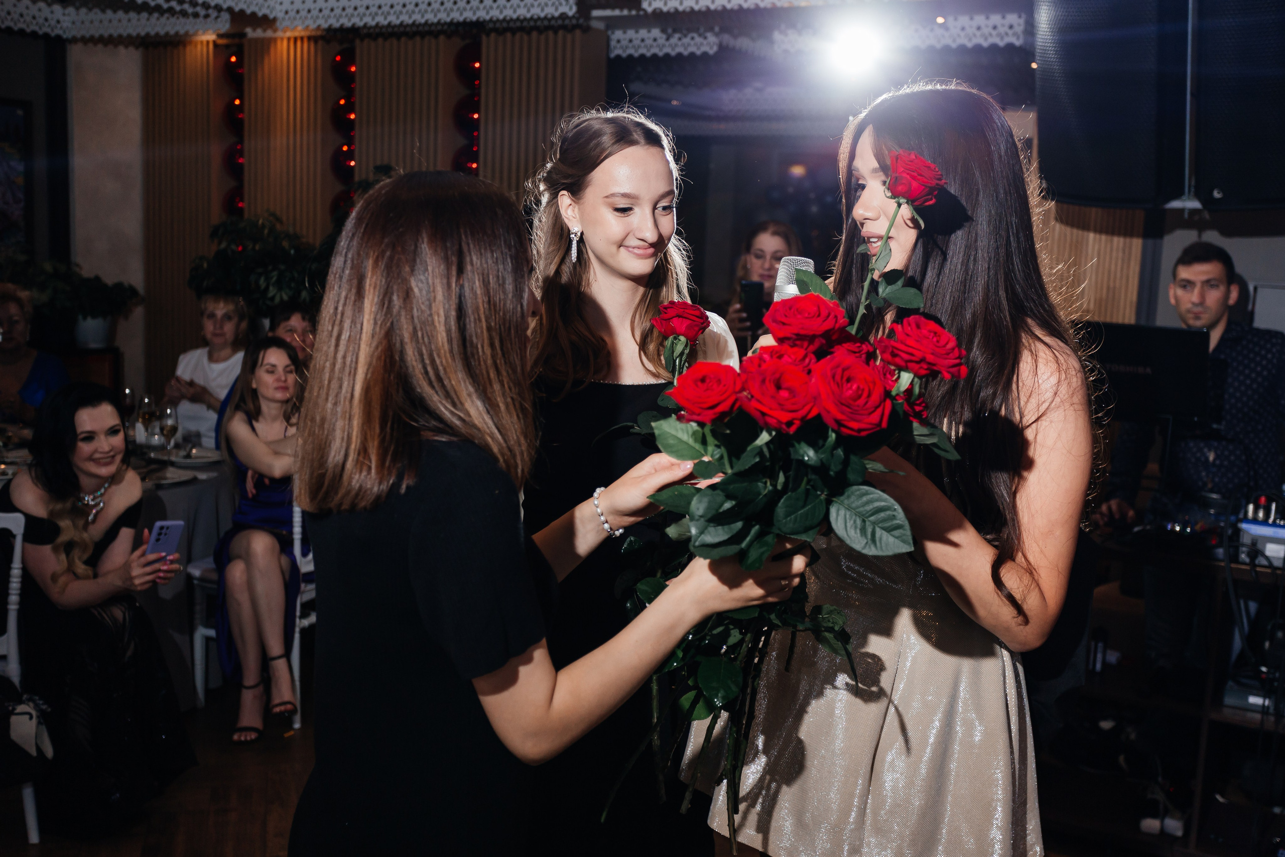 Выпускной 11 «А». Школа № 42. Свадебный фотограф в Краснодаре Николай Крауз