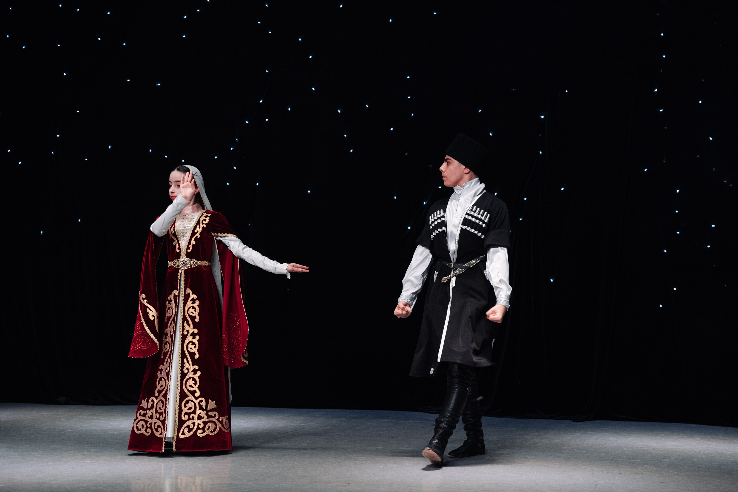 Благотворительный концерт в помощь Артему Сардаряну. Фотограф Артем Севостьянов. Профессиональная фотосъемка в Ногинске, Москве, Московской области и за границей