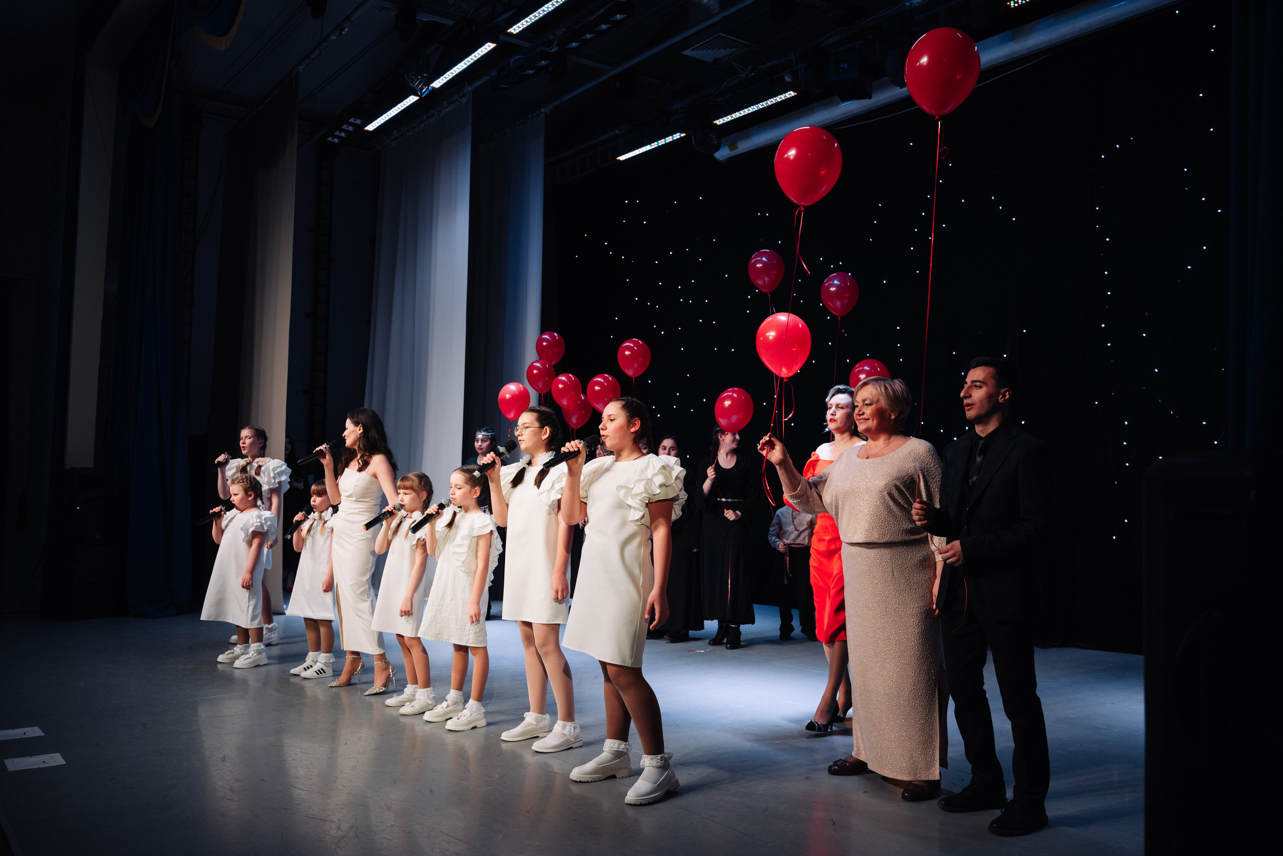 Благотворительный концерт в помощь Артему Сардаряну. Фотограф Артем Севостьянов. Профессиональная фотосъемка в Ногинске, Москве, Московской области и за границей