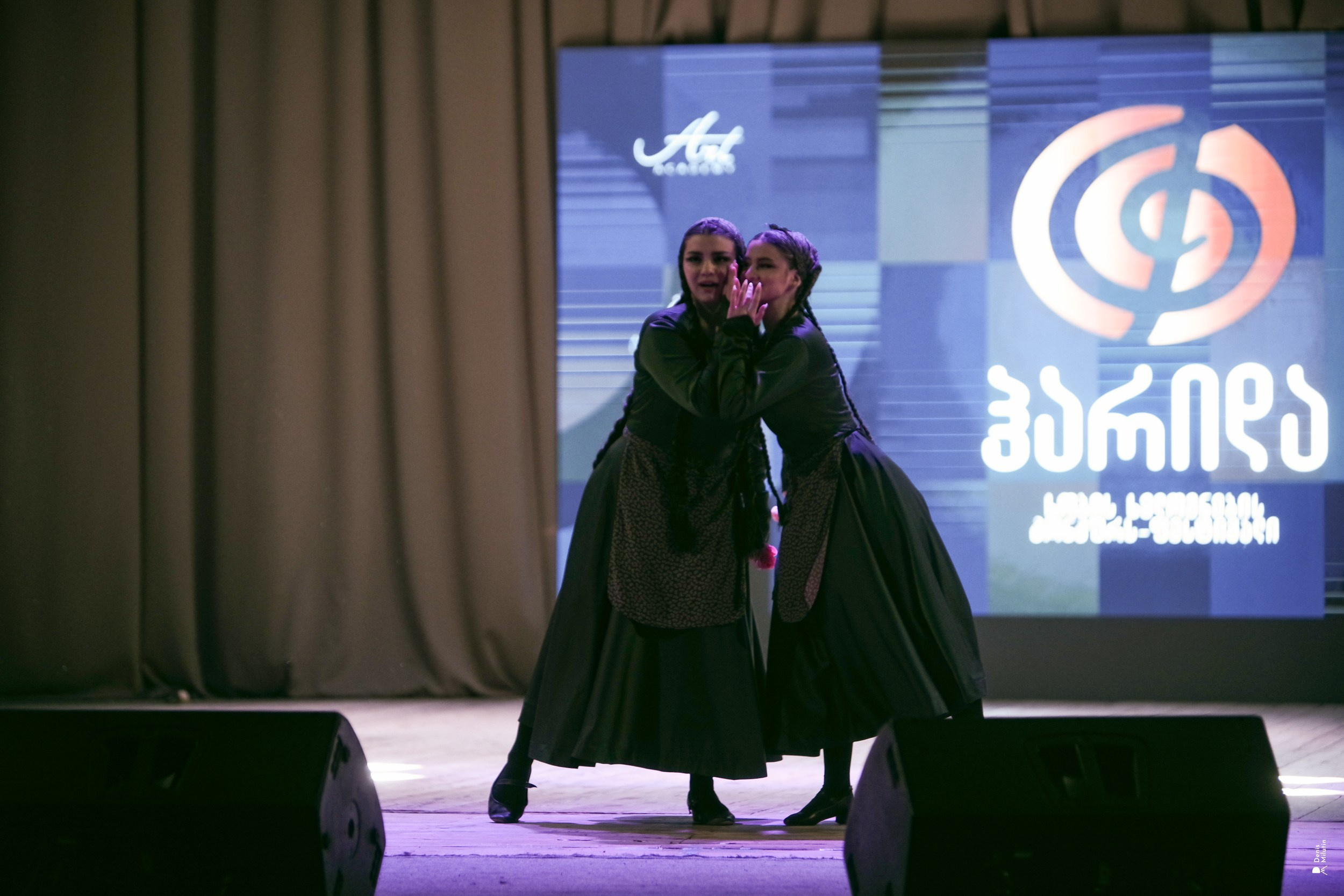 Танцы в Хоби. Портретный фотограф Денис Милютин