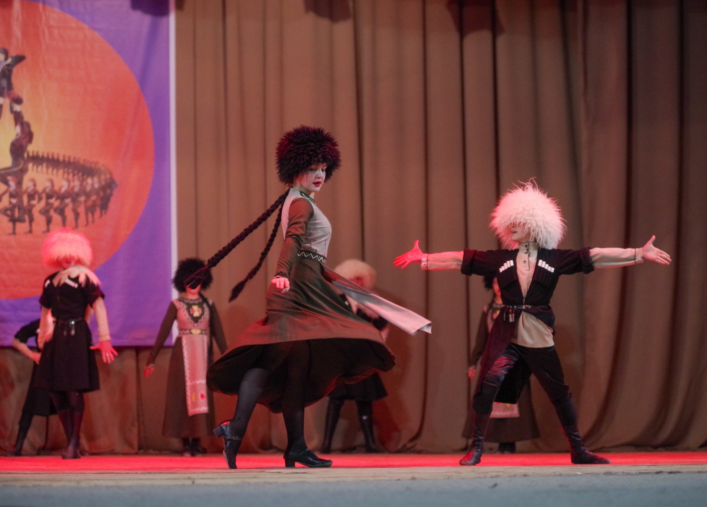 Грузинский танец. Портретный фотограф Денис Милютин