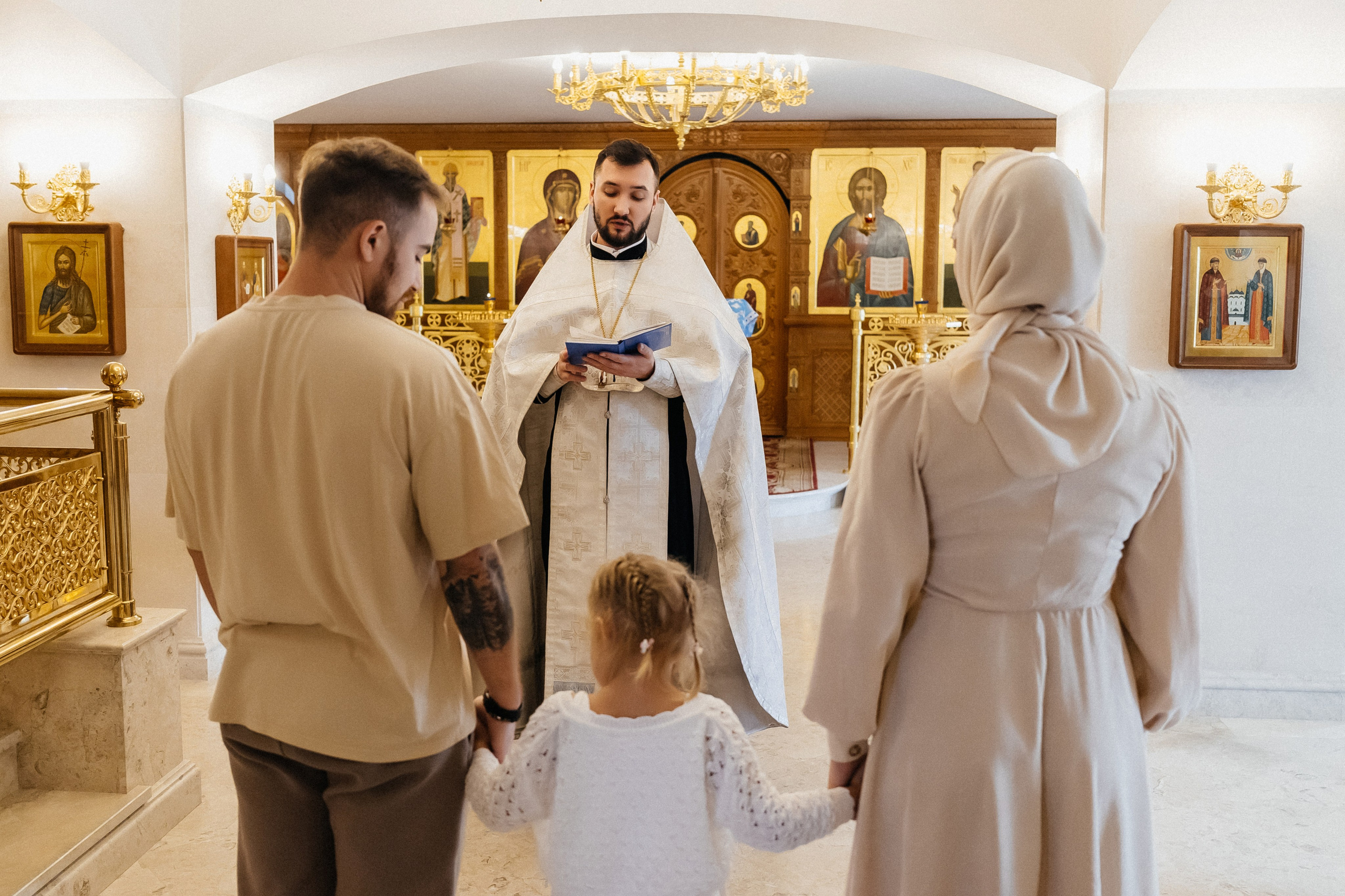 Крещение Алисы. Фотограф Кемерово | Сергей