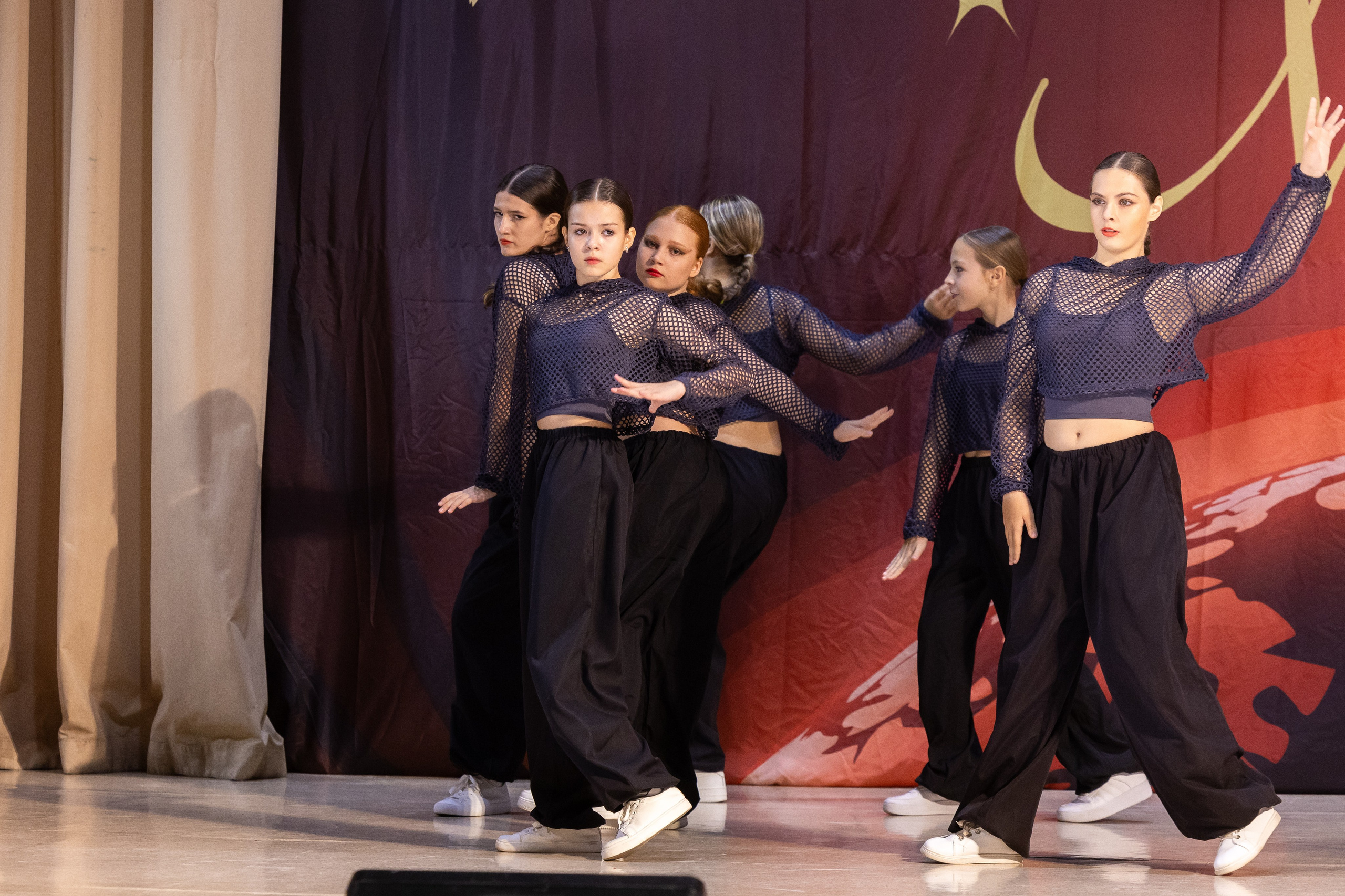 9 ноября, танцевальные номера, г. Волгоград. Золотое яблочко