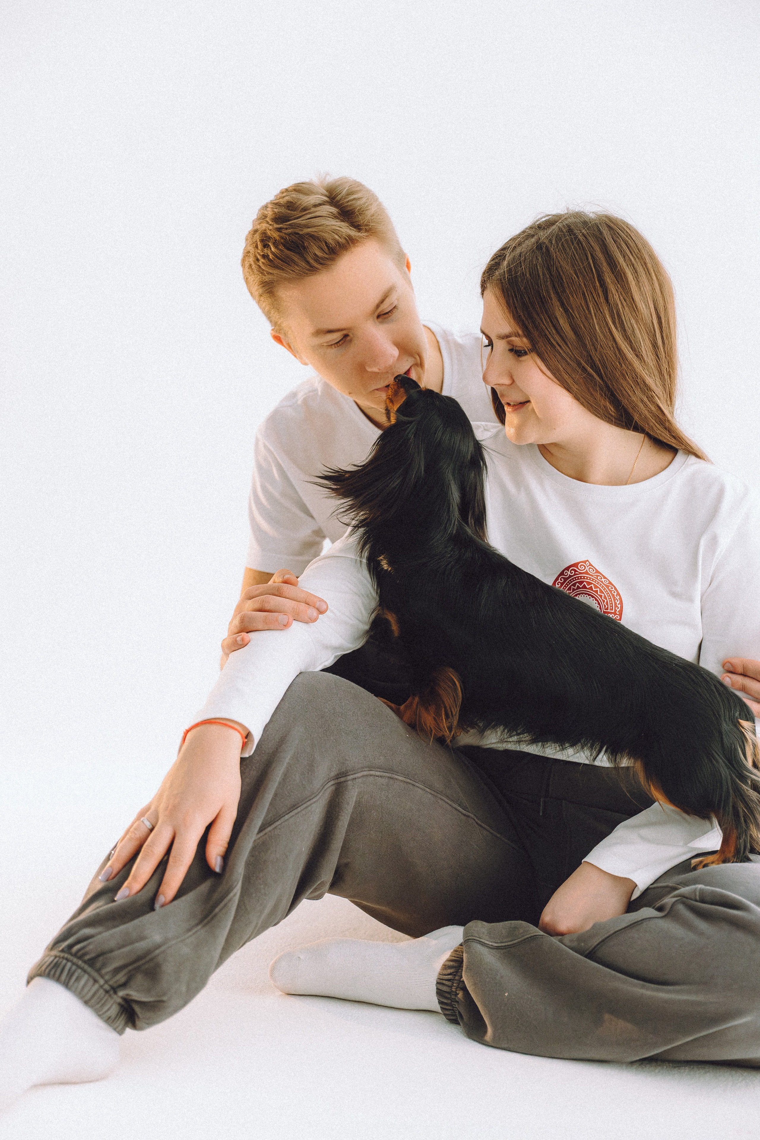 Натали, Свят и Эни