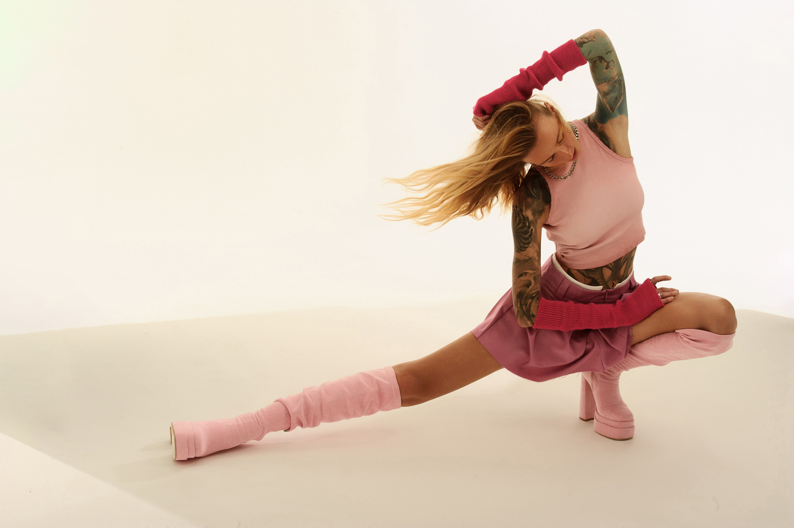 Фотосессия в стиле минимализм. Александр Mr.Brass — фотографирую женский портрет в Москве