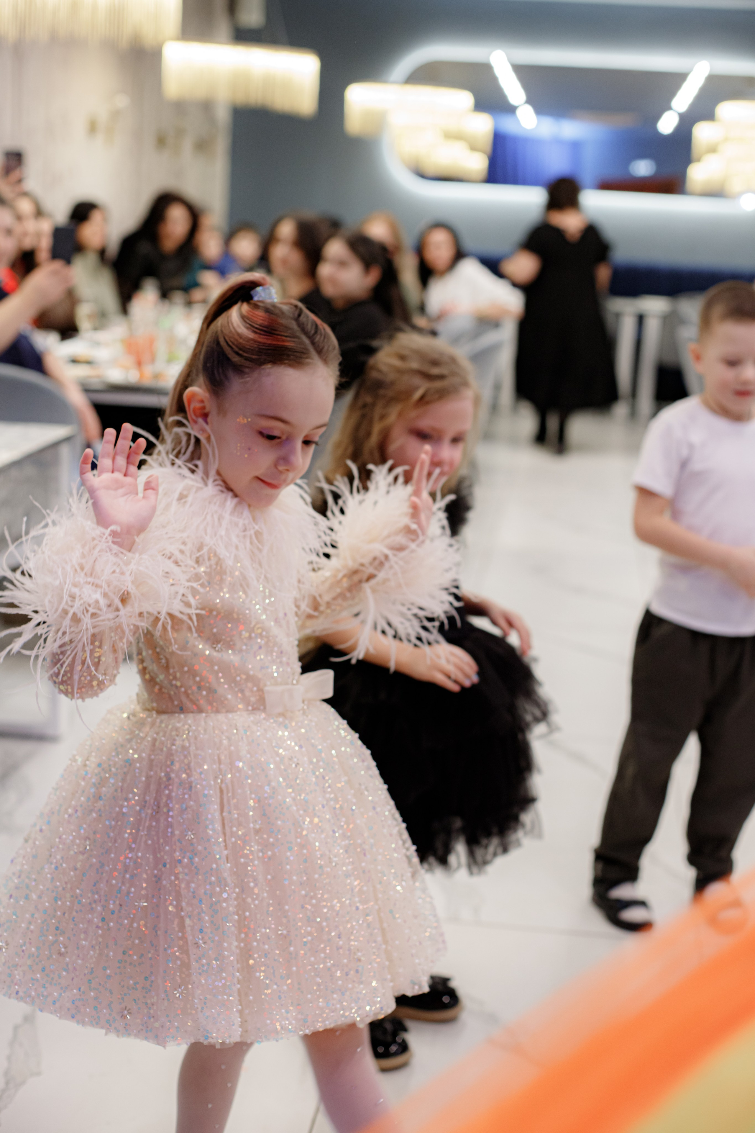 ASIA'S BIRTHDAY PARTY. Photokarish