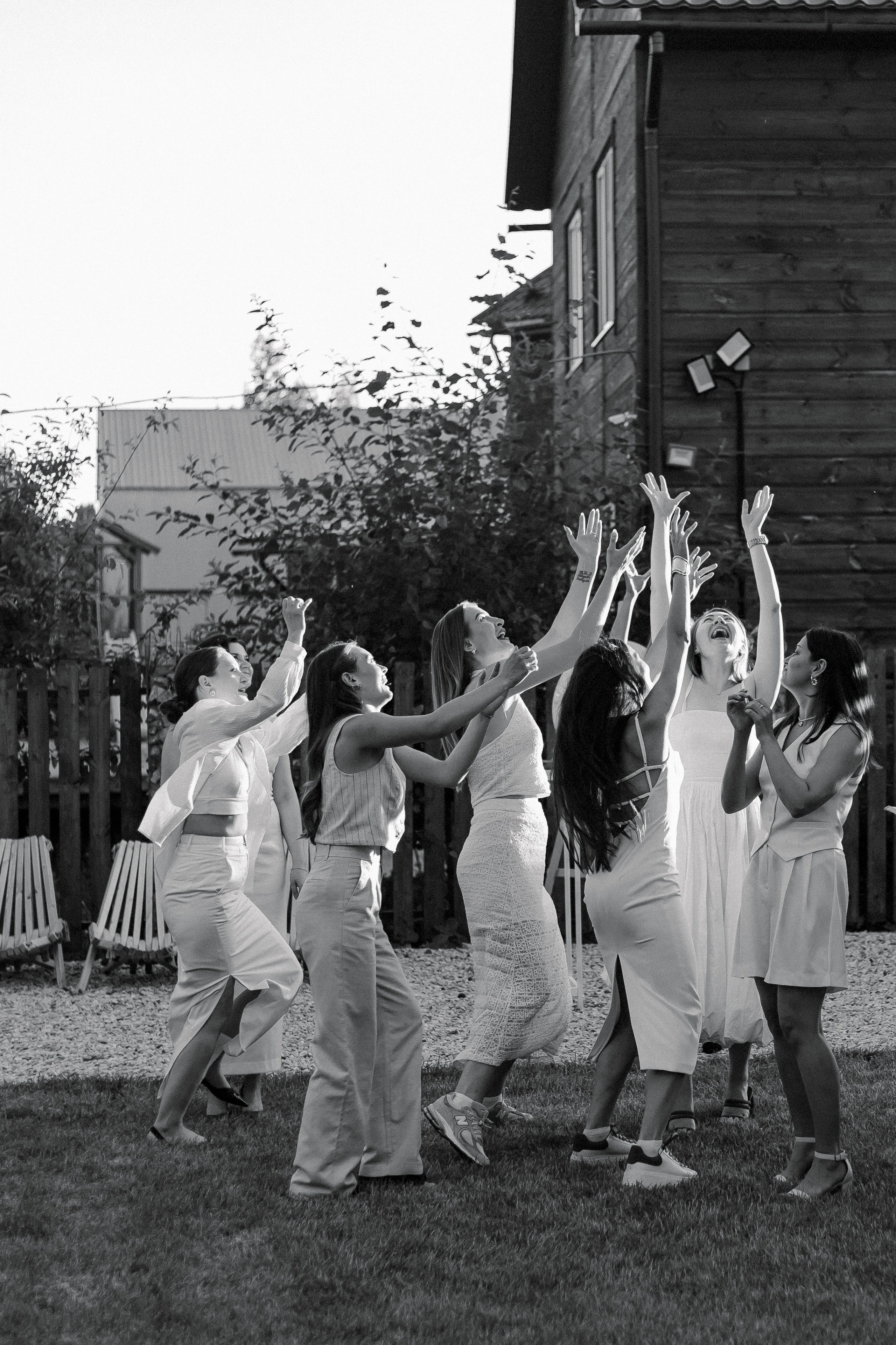 Плюс тридцать градусов на лужайке. Фотограф Андрей Куськало