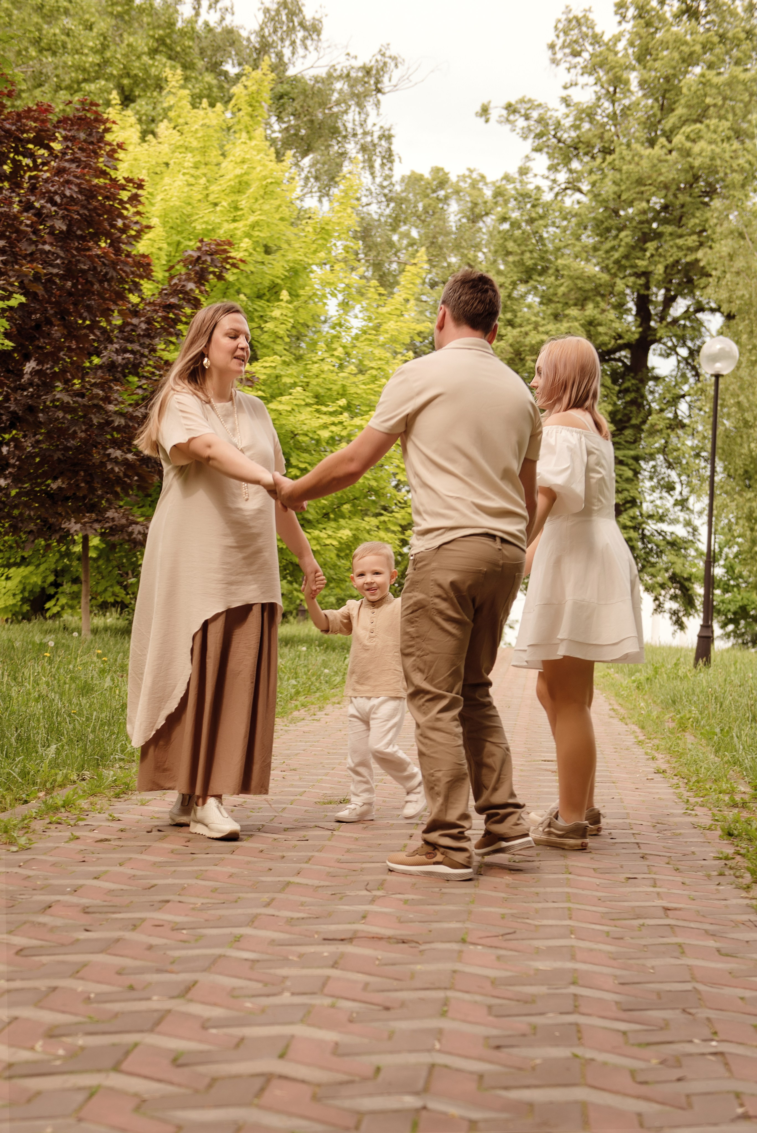 Семейная фото прогулка. Детский фотограф в Долгопрудном и Москве