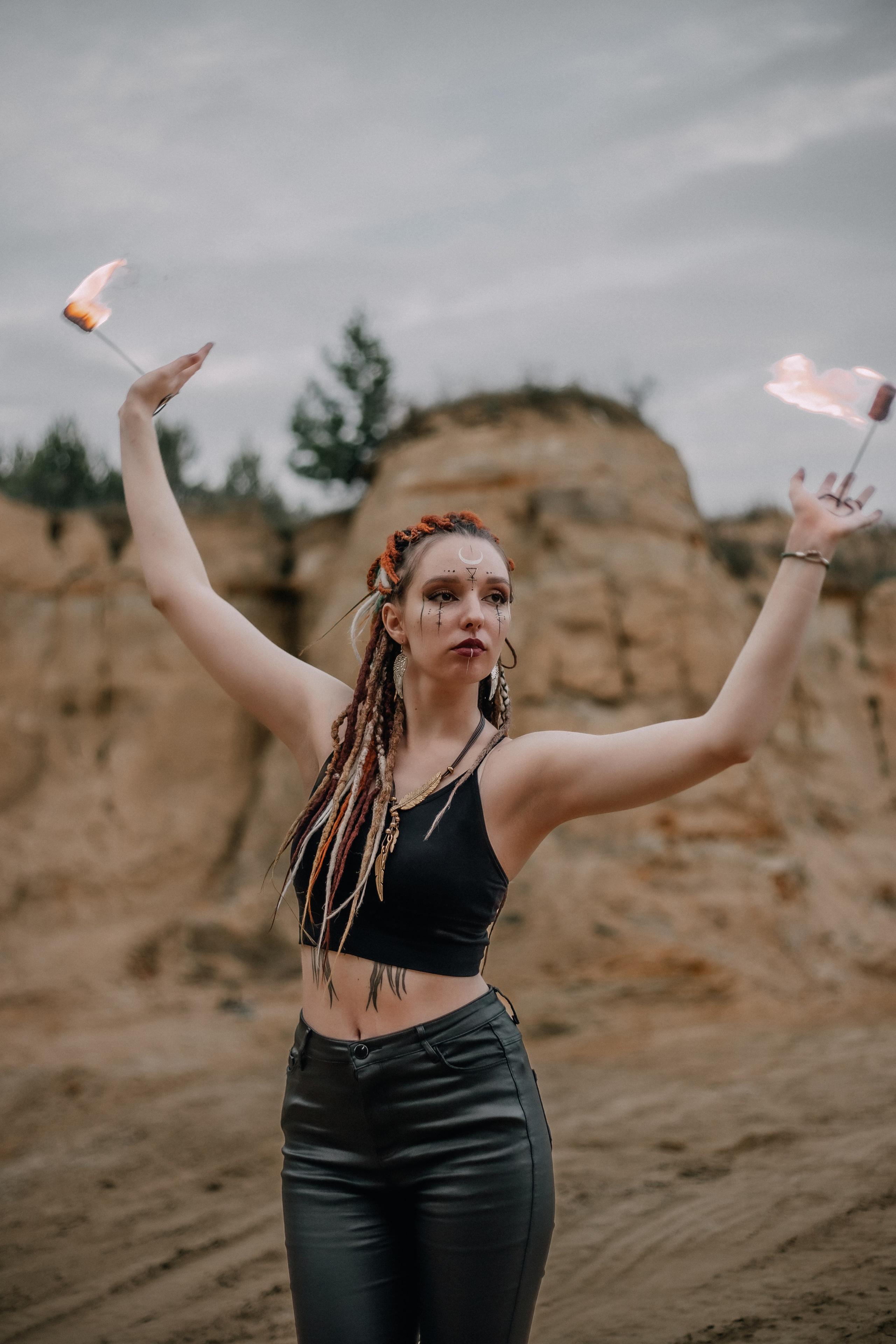 Марина. Фотосессия с фаерами. Фотограф Регина Крикунова г. Красноярск