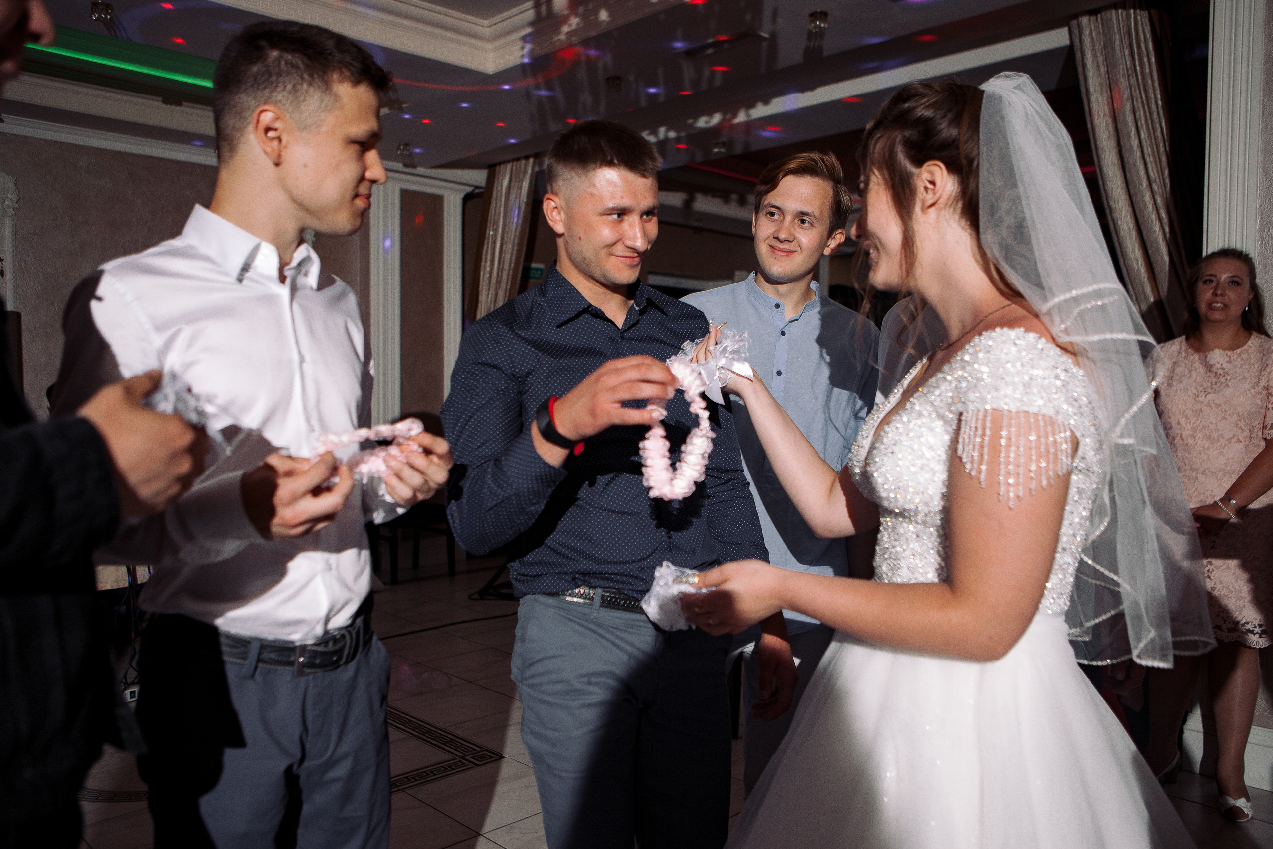 О том, как мы платье рассыпали. Фотограф Анастасия Кулешова