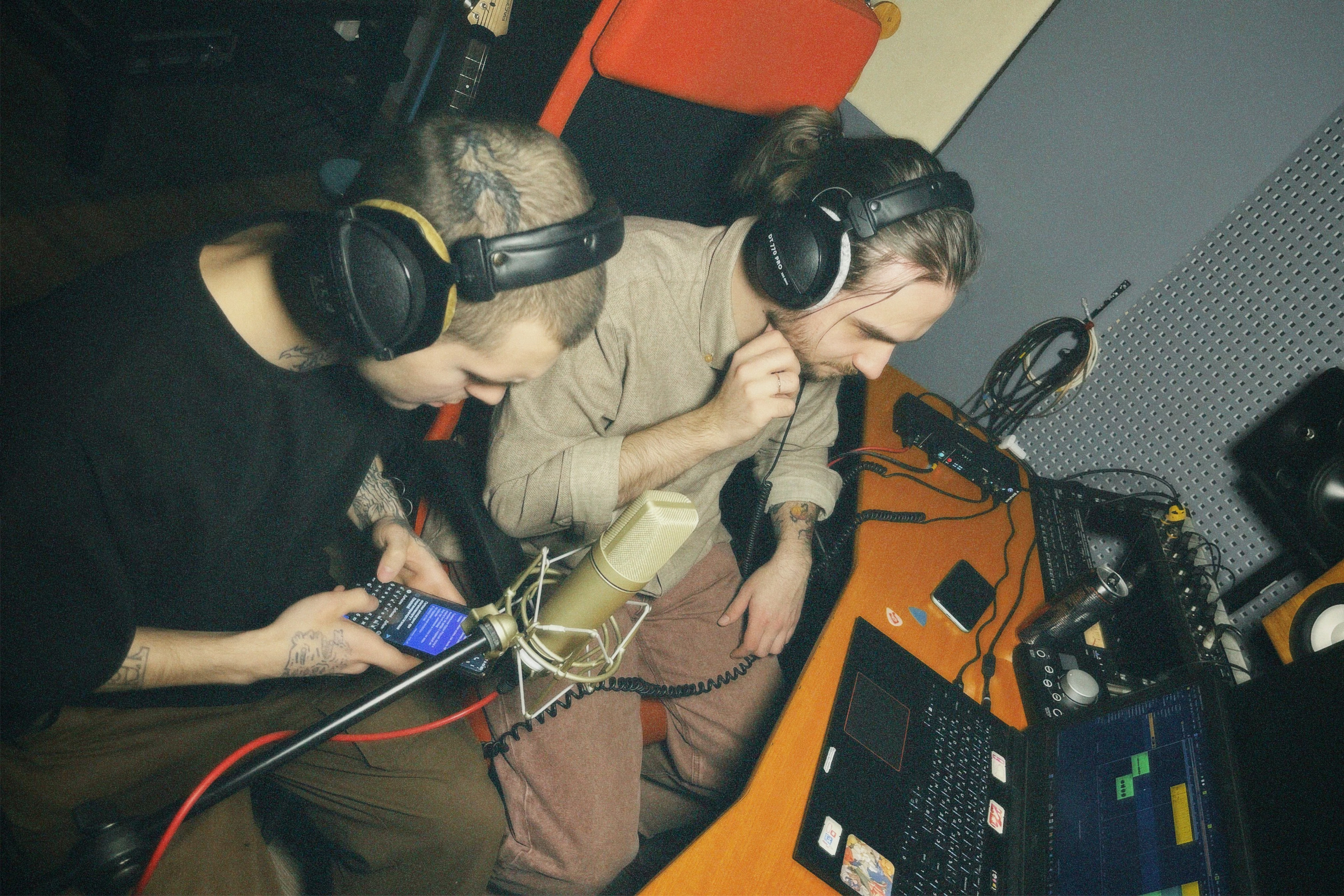 Его величество случай — запись трека на СHAYKASTUDIA. Фотография для артистов