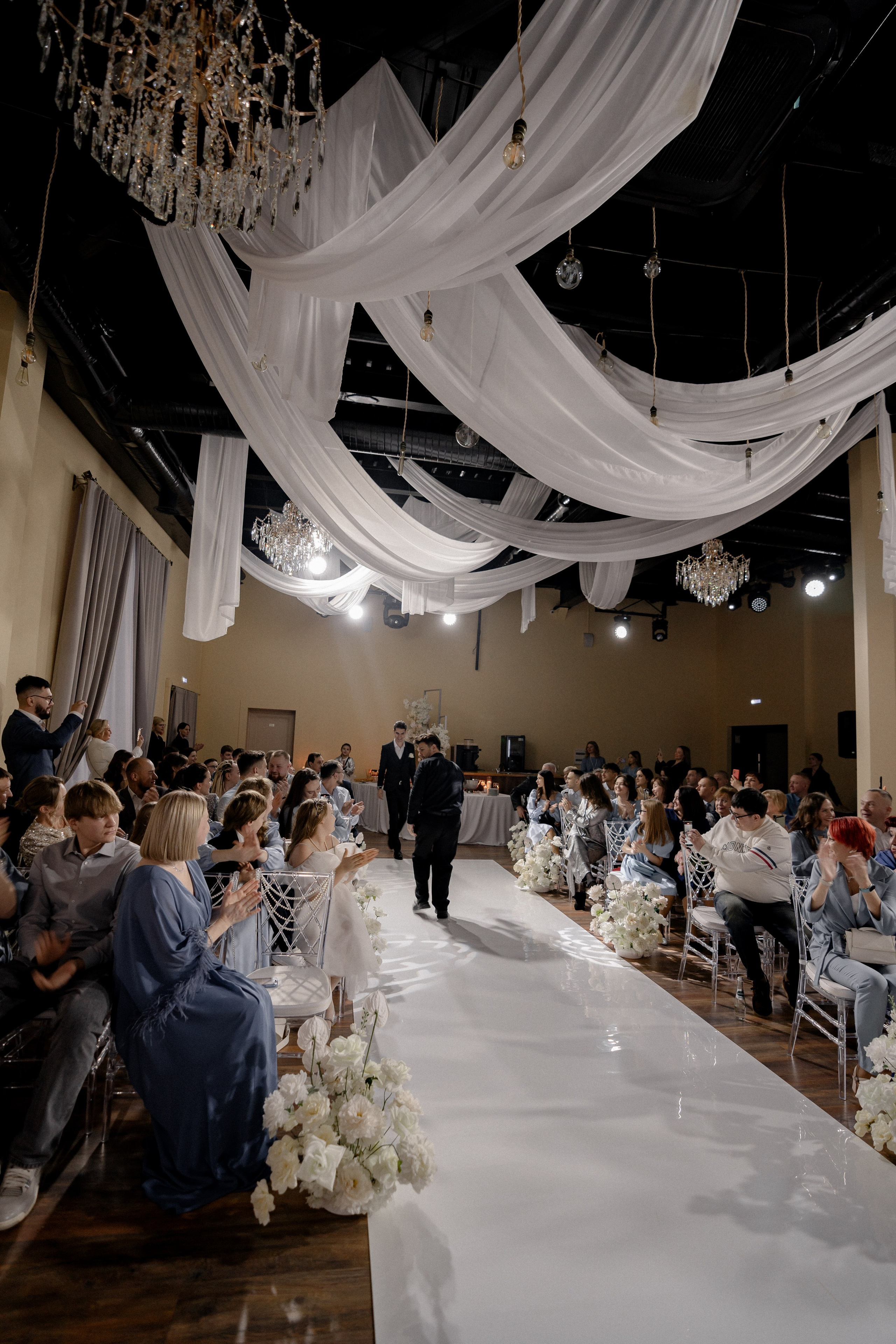 СВАДЕБНАЯ СЬЕМКА СБОРОВ В ОТЕЛЕ И ВЫЕЗД НА ЦЕРЕМОНИЮ (СНЯТО В СИБИРЕ В НИЖНЕВАРТОВСКЕ). Профессиональный фотограф, Санкт-Петербург — Виктория Богомолова