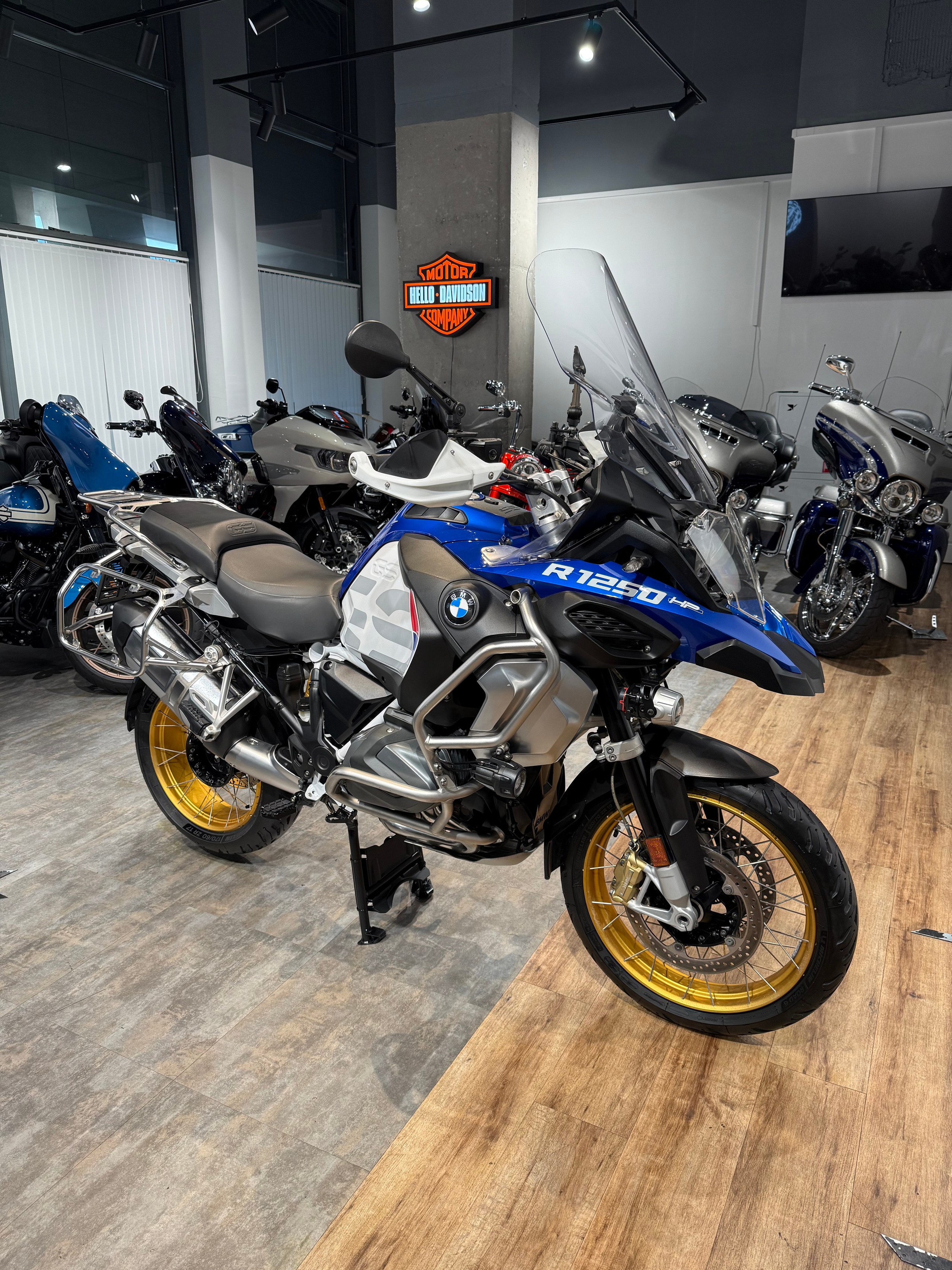BMW R1250GS ADV Rallye HP. Hello Davidson, Москва. Только хорошие мотоциклы…