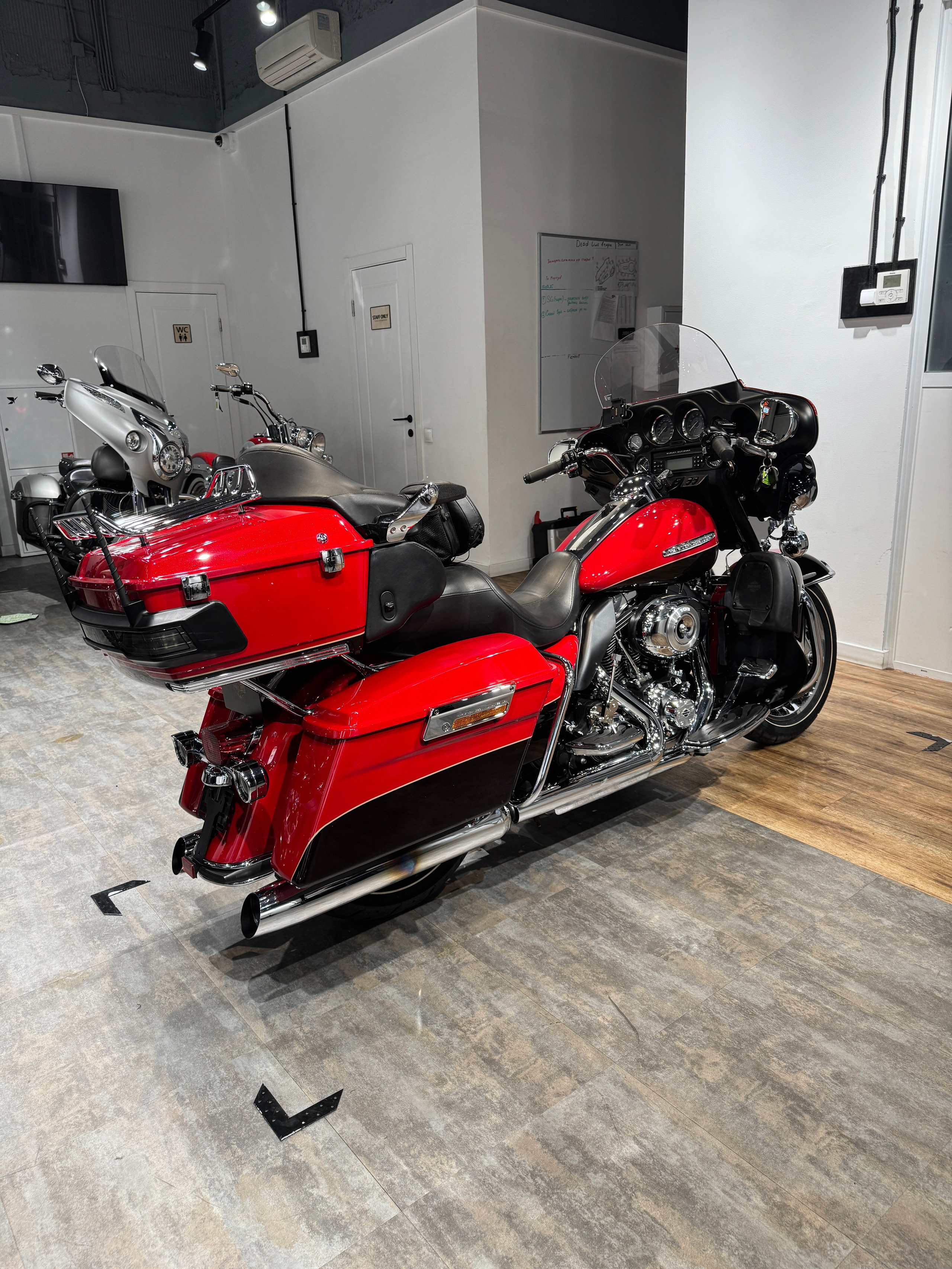 Мотоциклы Harley-Davidson 110 CVO Fire Fighters' Edition (Touring)  — купить мотоцикл. Hello Davidson, Москва. Только хорошие мотоциклы…