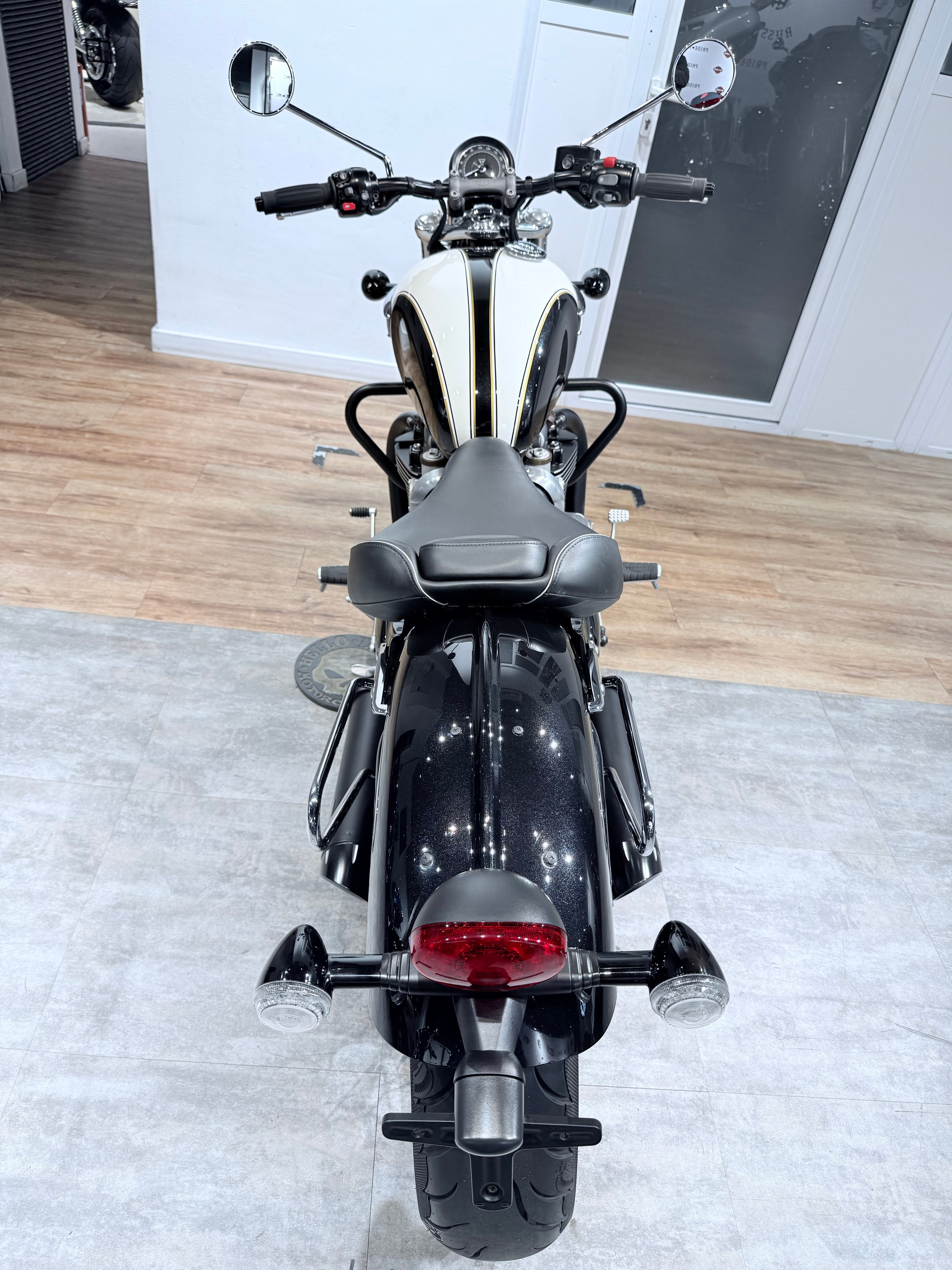 2019 Bonneville Speedmaster Bobber. Hello Davidson, Москва. Только хорошие мотоциклы…