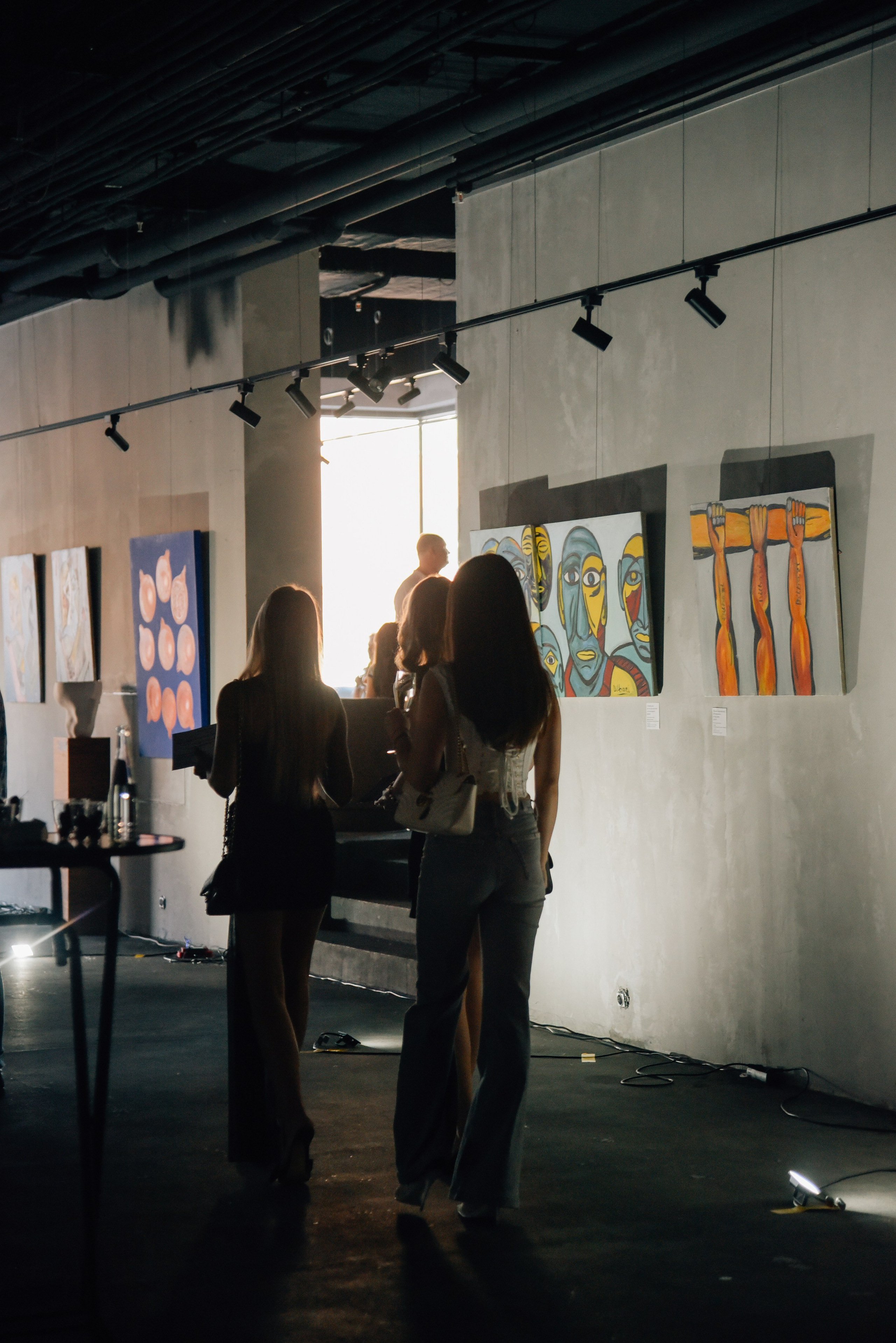 Александр Дильбази Игра взглядов в гранатовом саду. Фотограф Лола Волна, город Москва