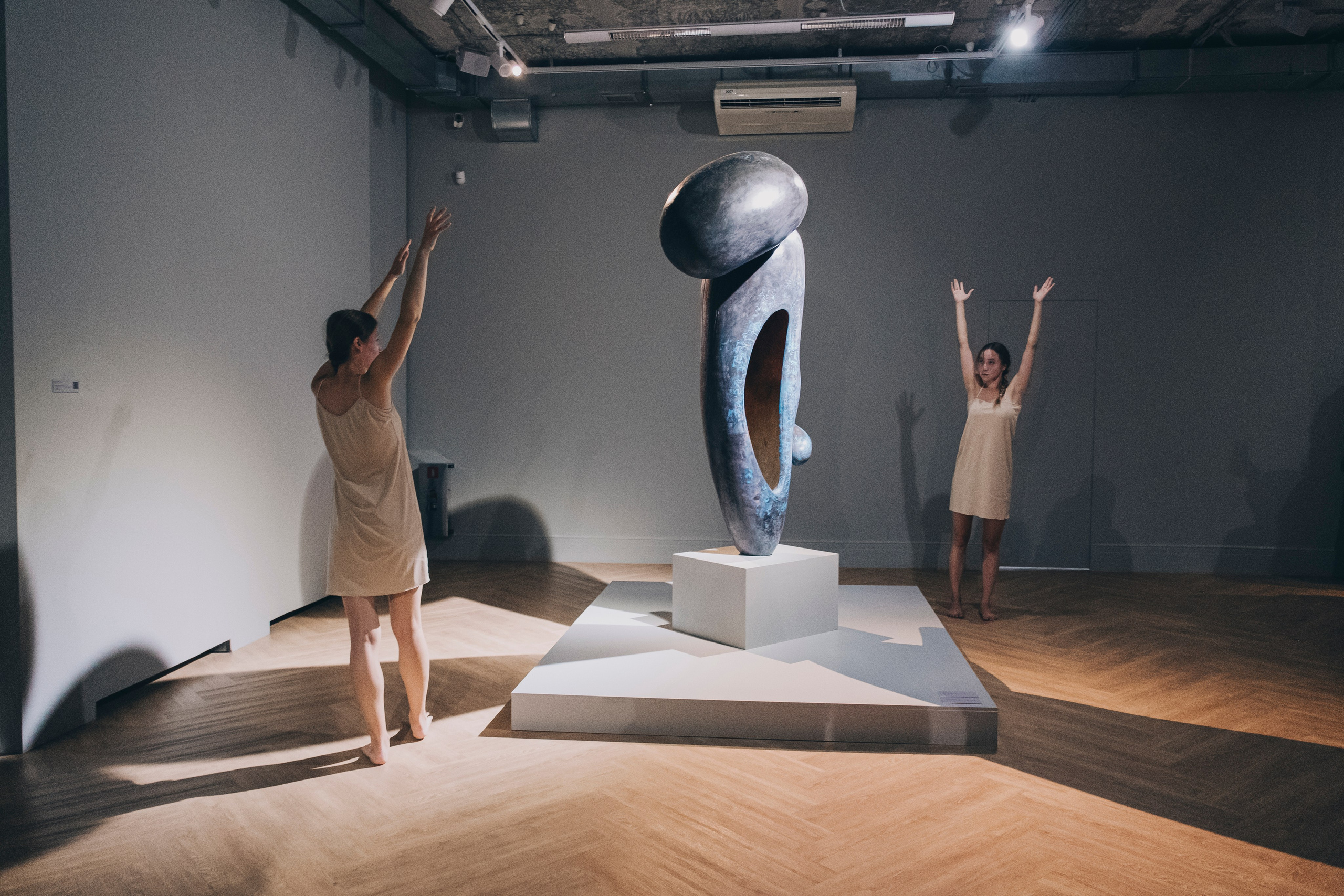 Перформанс в галерее. Фотограф в Иркутске Анна Мирошникова