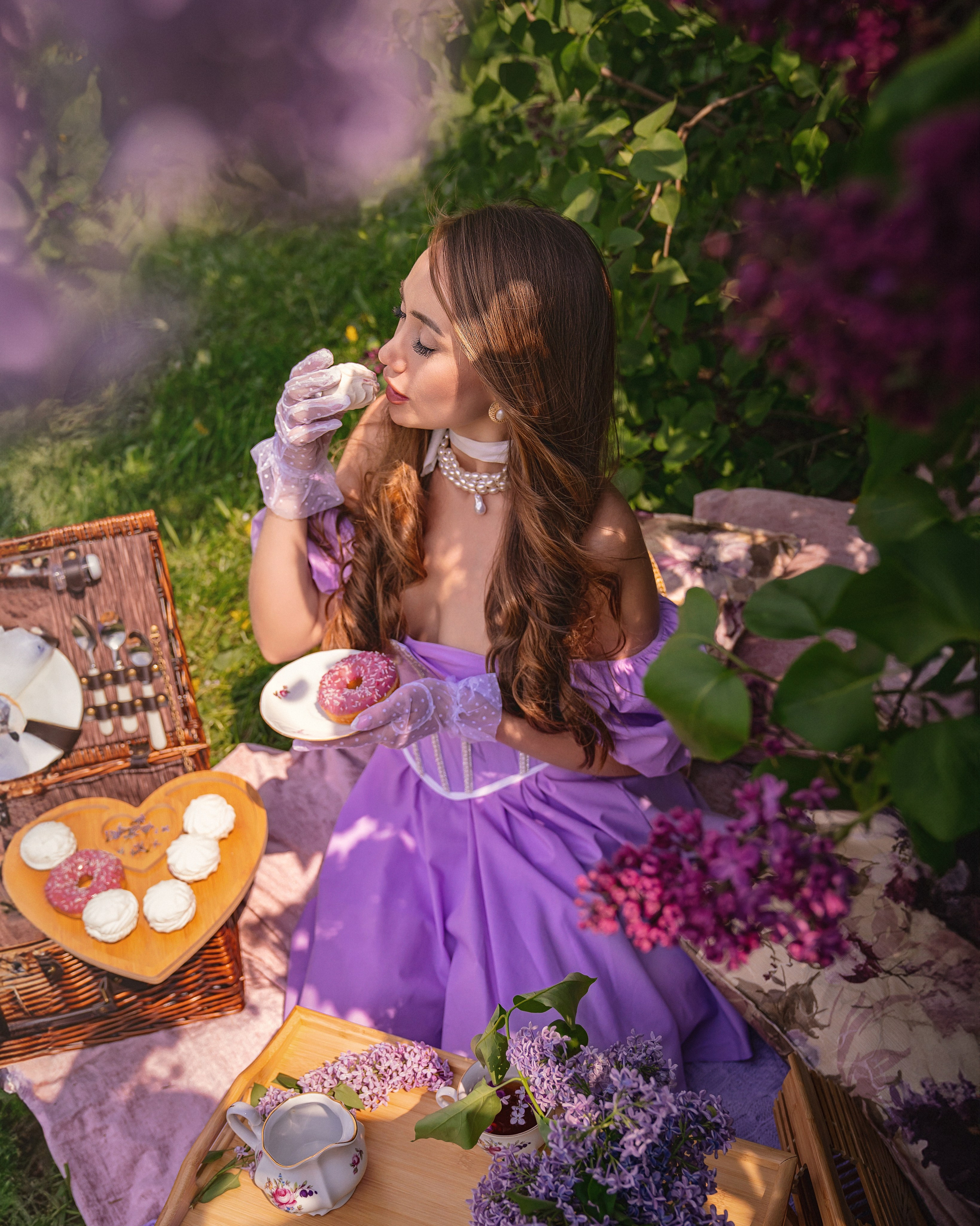 Чаепитие в сиреневом саду. Трубинова Екатерина | Семейный фотограф | Москва