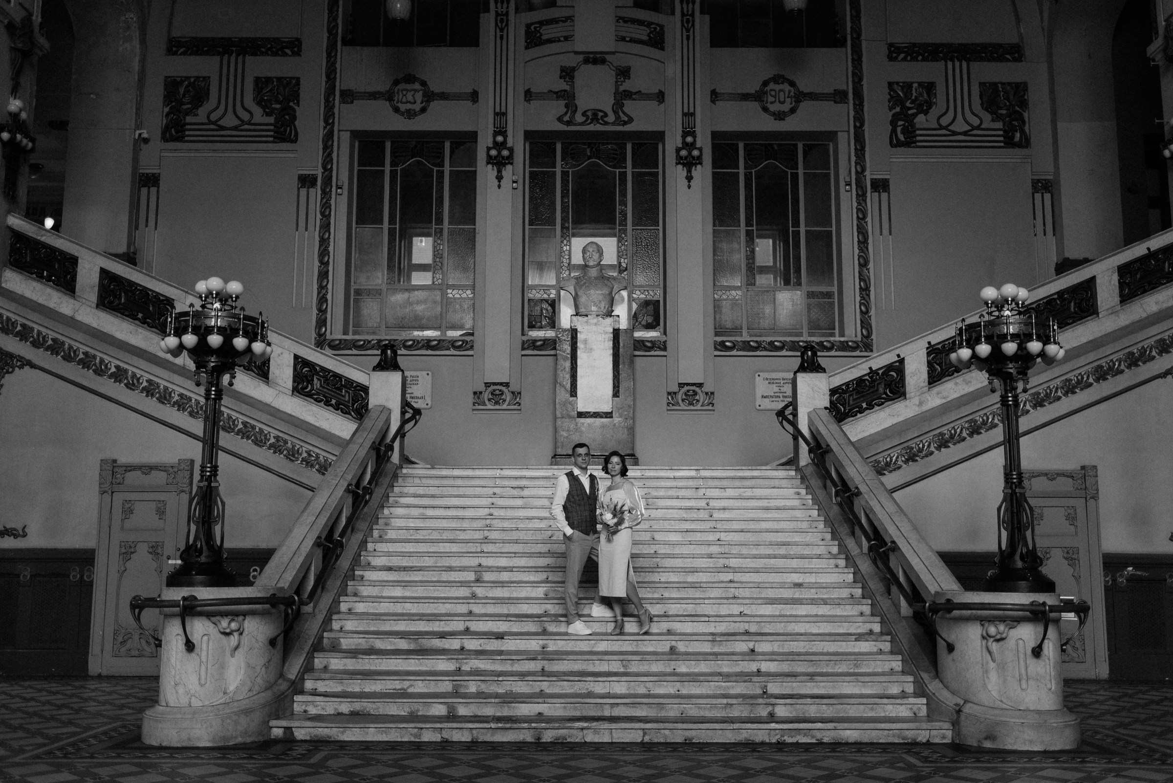 фотосессия love story на Витебском вокзале, фотосессия пары, романтическая фотосессия