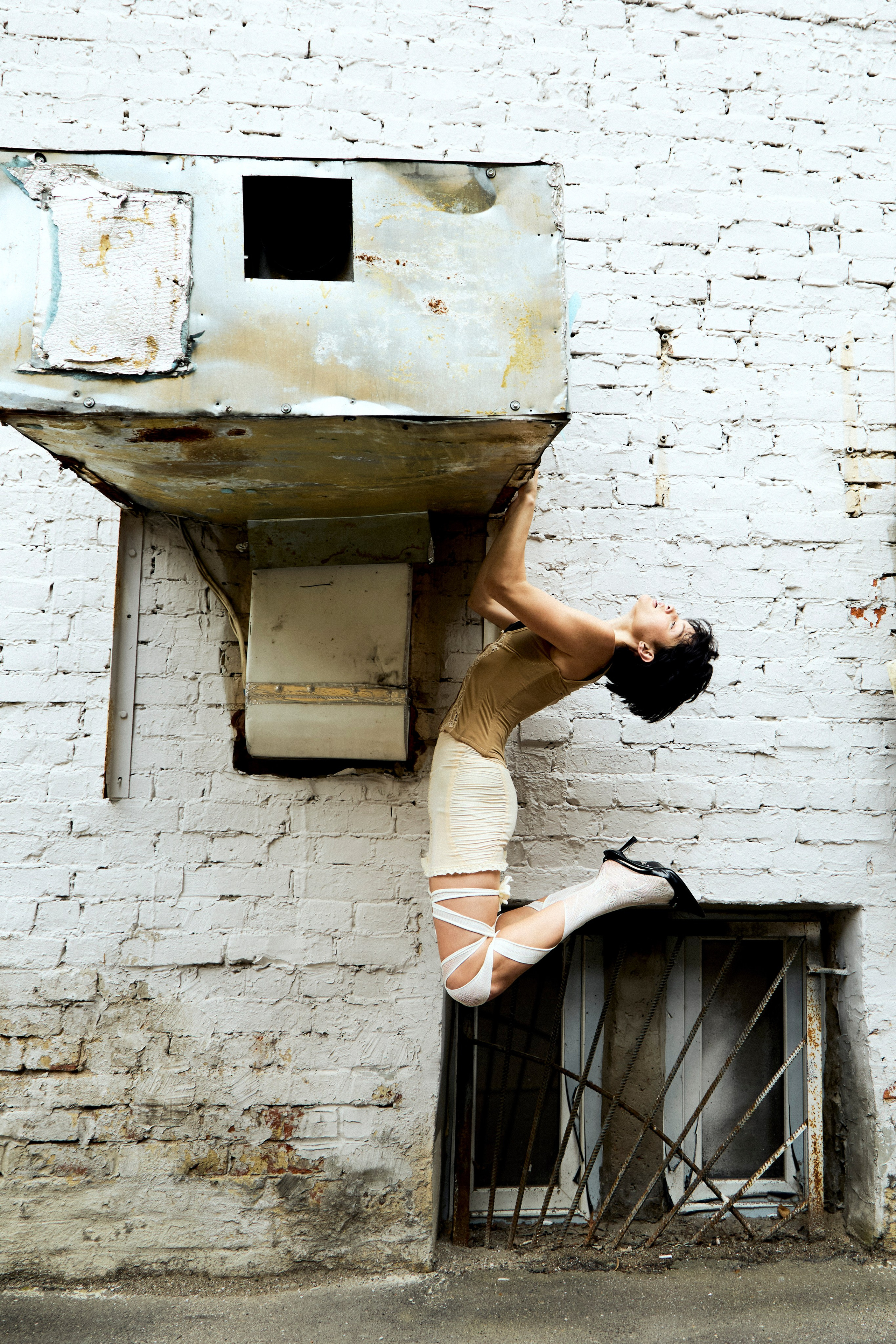 Alan (lumpenmen). Arina Kharakhashian