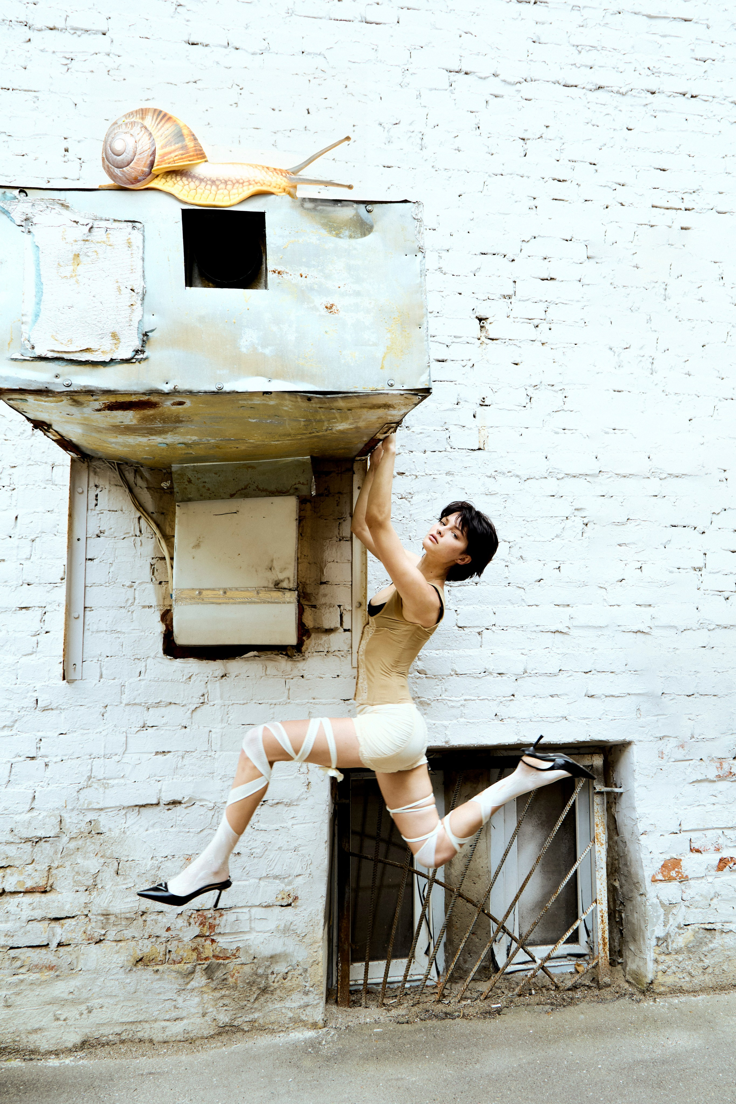 Alan (lumpenmen). Arina Kharakhashian