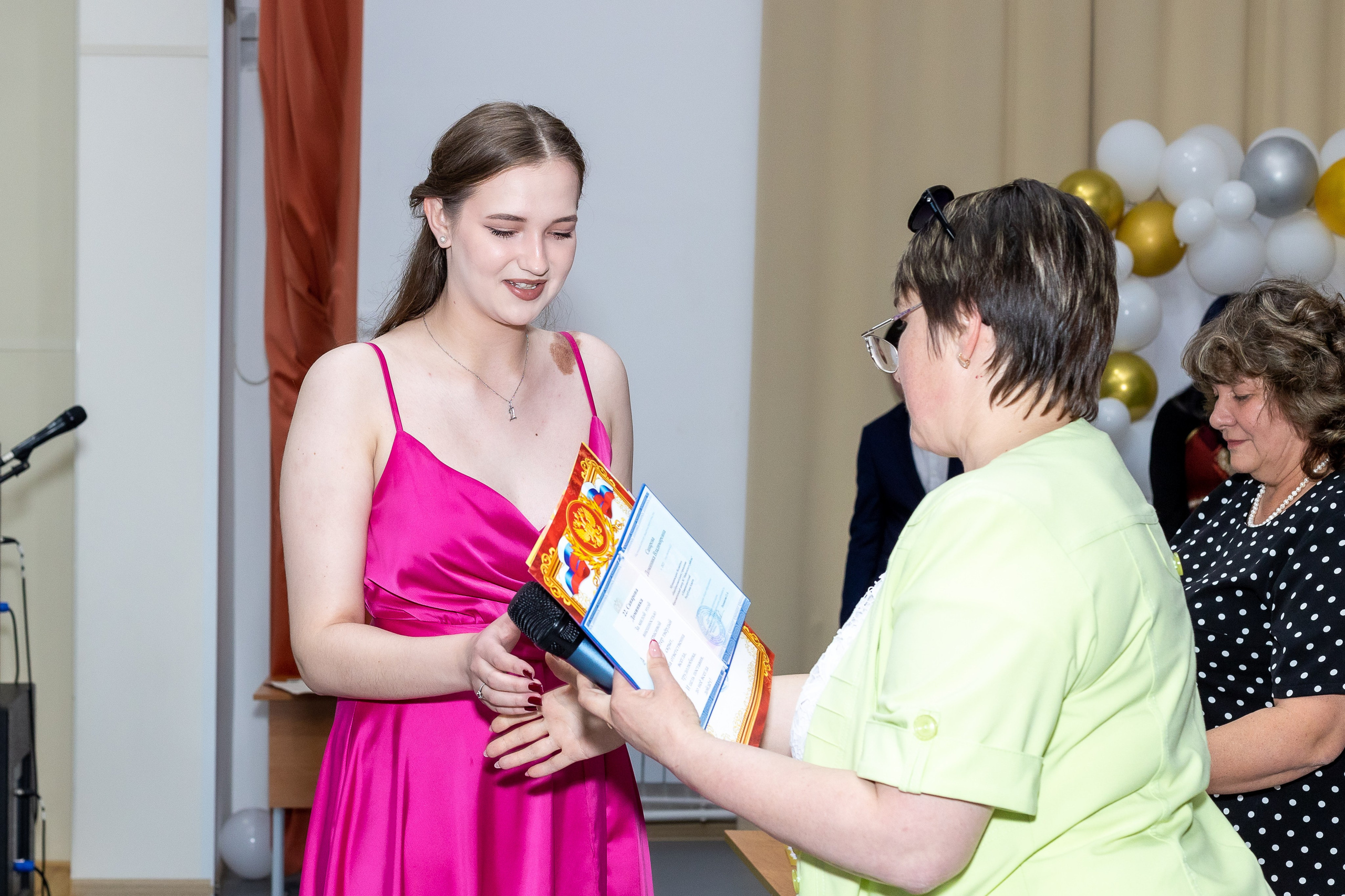 Вручение аттестата 2025. Выпускные альбомы Майкоп, Краснодар Елена Золотарева