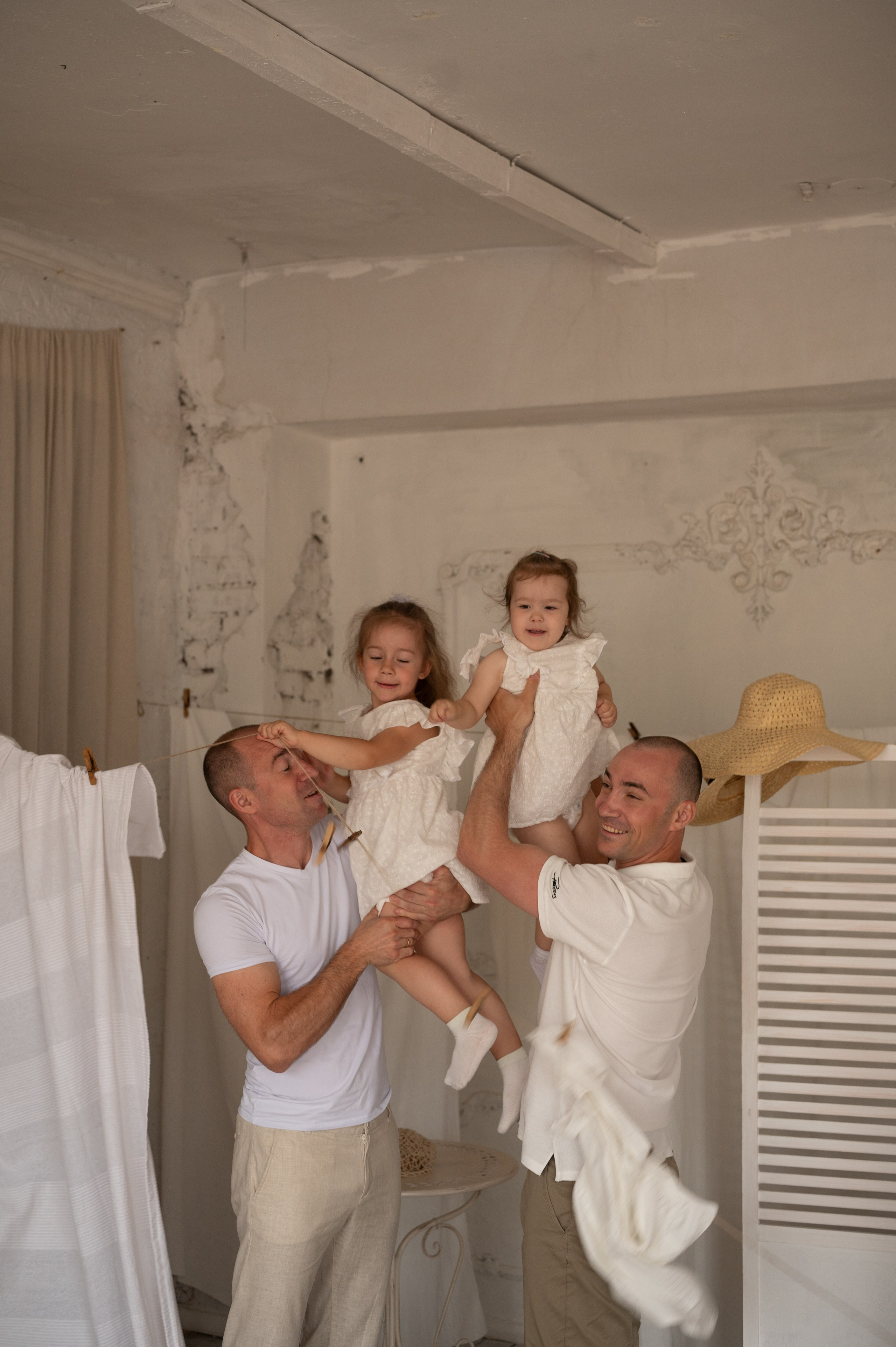 Семейная съемка в фотостудии «Воздух». Фотограф новорожденных, семейный детский в Тюмени Татьяна Морозова