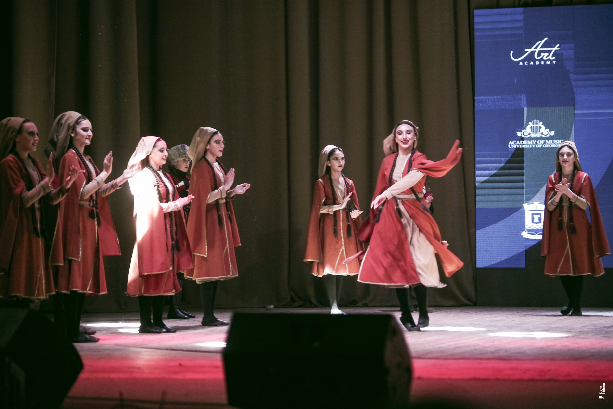 Танцы в Хоби. Портретный фотограф Денис Милютин