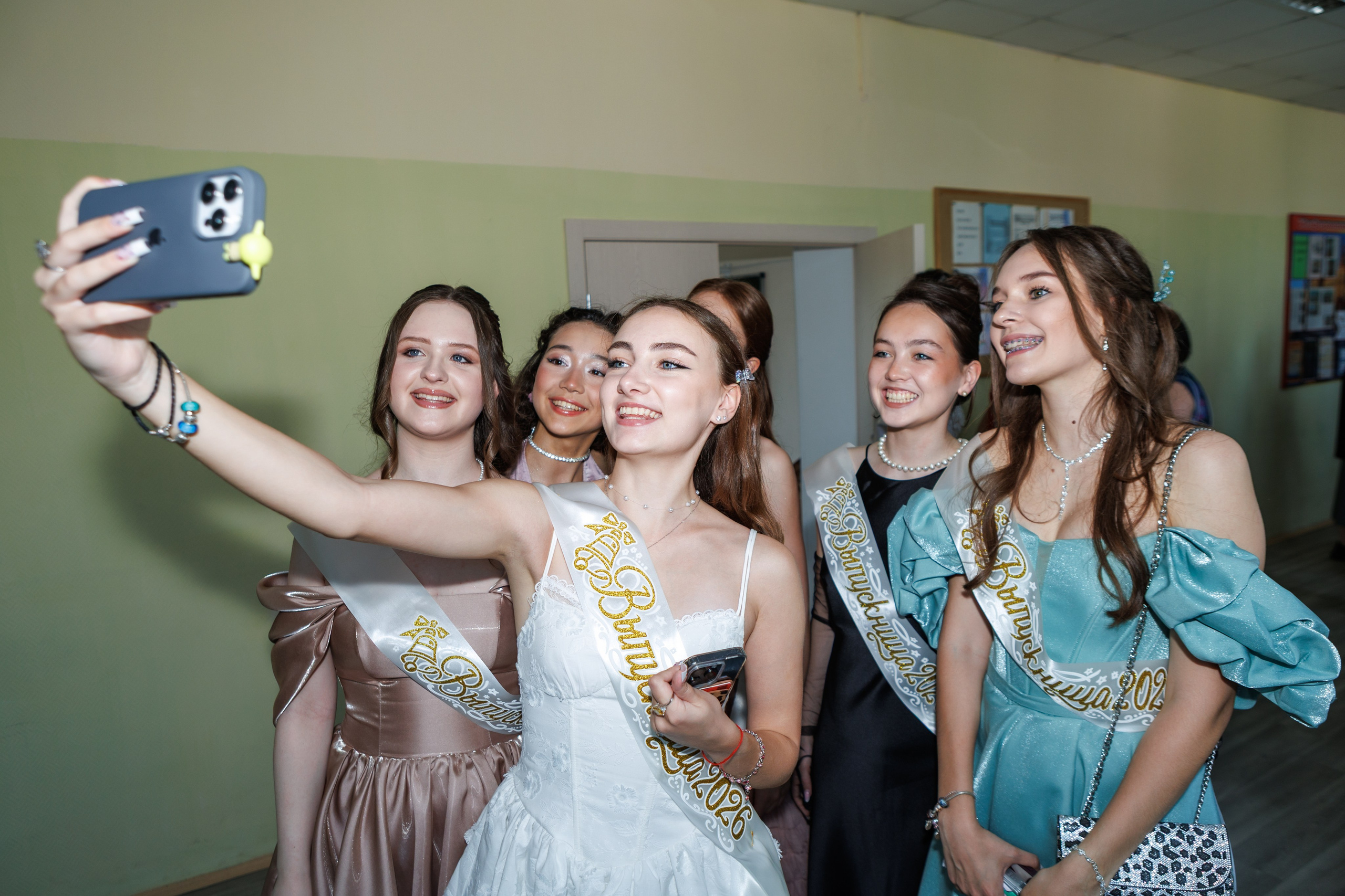 11 класс/ Последний звонок /«Школа имени Мигеля Эрнандеса»/Москва. Выпускные школьные альбомы Мария Киселёва/Москва и МО