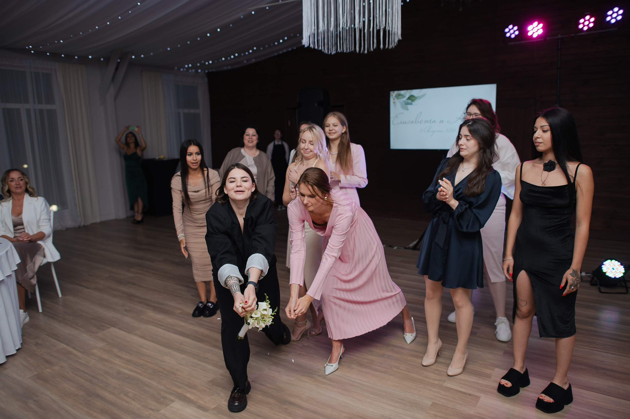 Свадьба на берегу Волги. Свадебный фотограф в Ярославле Денис Медоваров