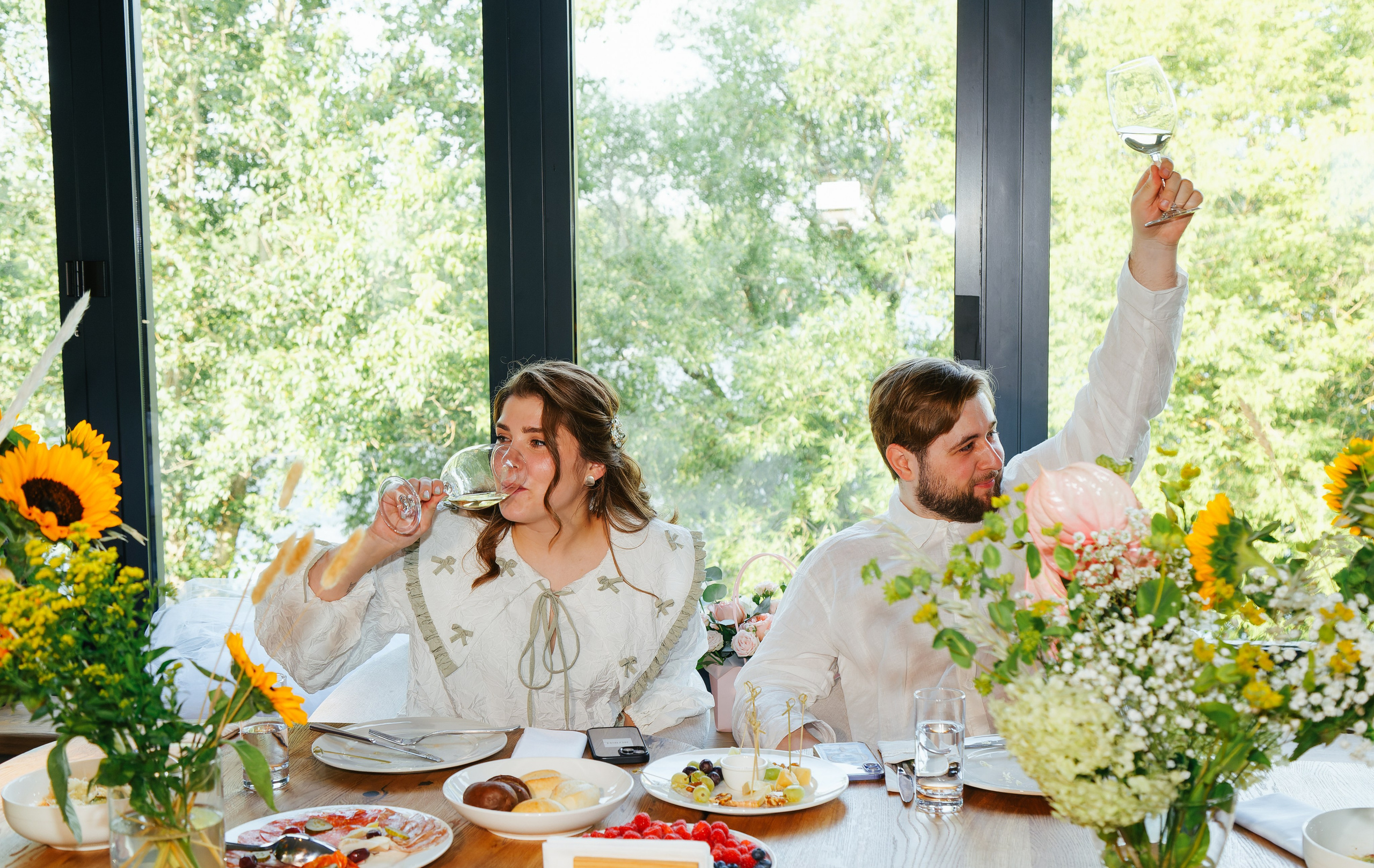 Примеры свадебных фотографий, позы для свадебной съёмки