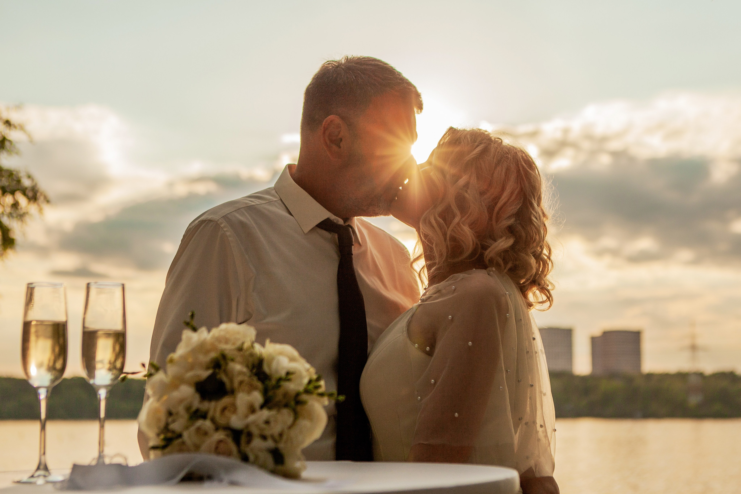 Фотосессия молодоженов на пляже Рублево. Фотограф Ольга Ефремова