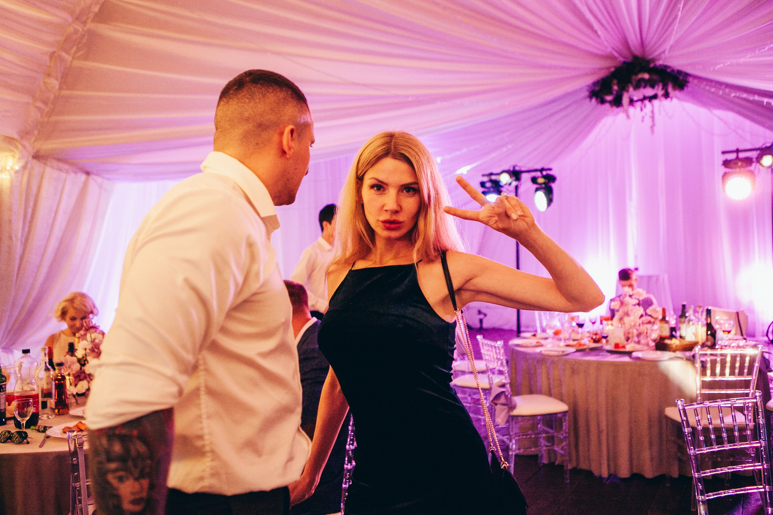 Свадебная фотосессия в отеле hartwell hotel и на патриарших прудах. Фотограф Ольга Ефремова